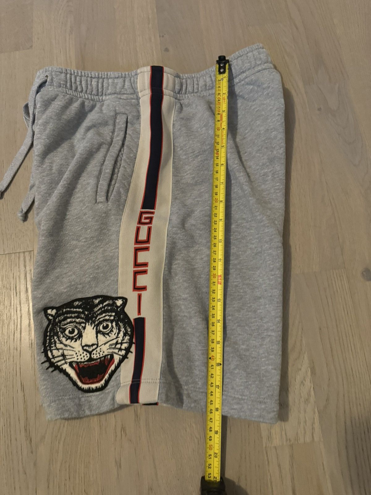 Gucci GUCCI SHORTS study REAL TAPE MEASUREMENTS IN PHOTOS Size US 31 - 6 Thumbnail