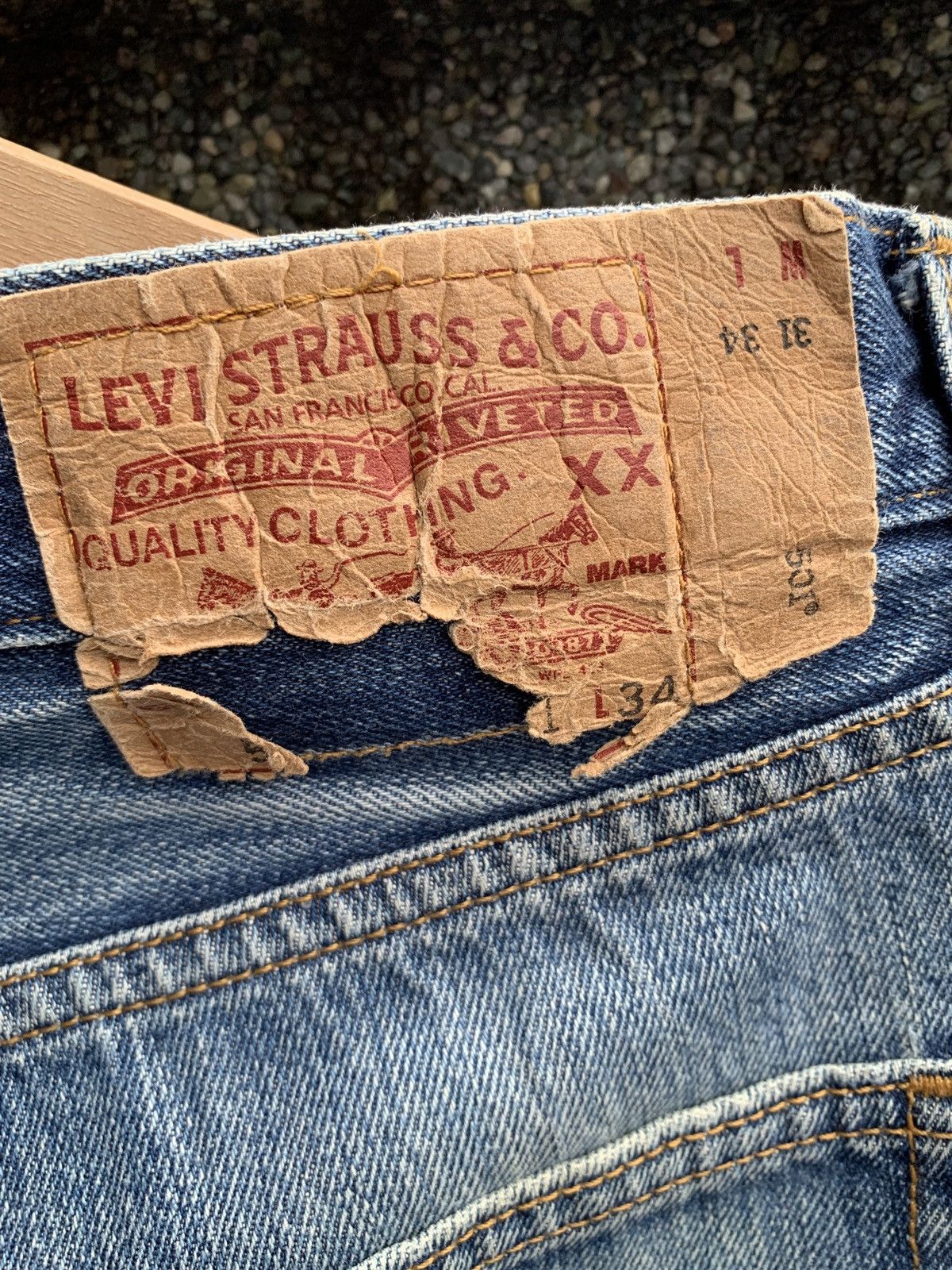 Levi's VINTAGE LEVIS 501 JEANS Size US 32 / EU 48 - 9 Thumbnail
