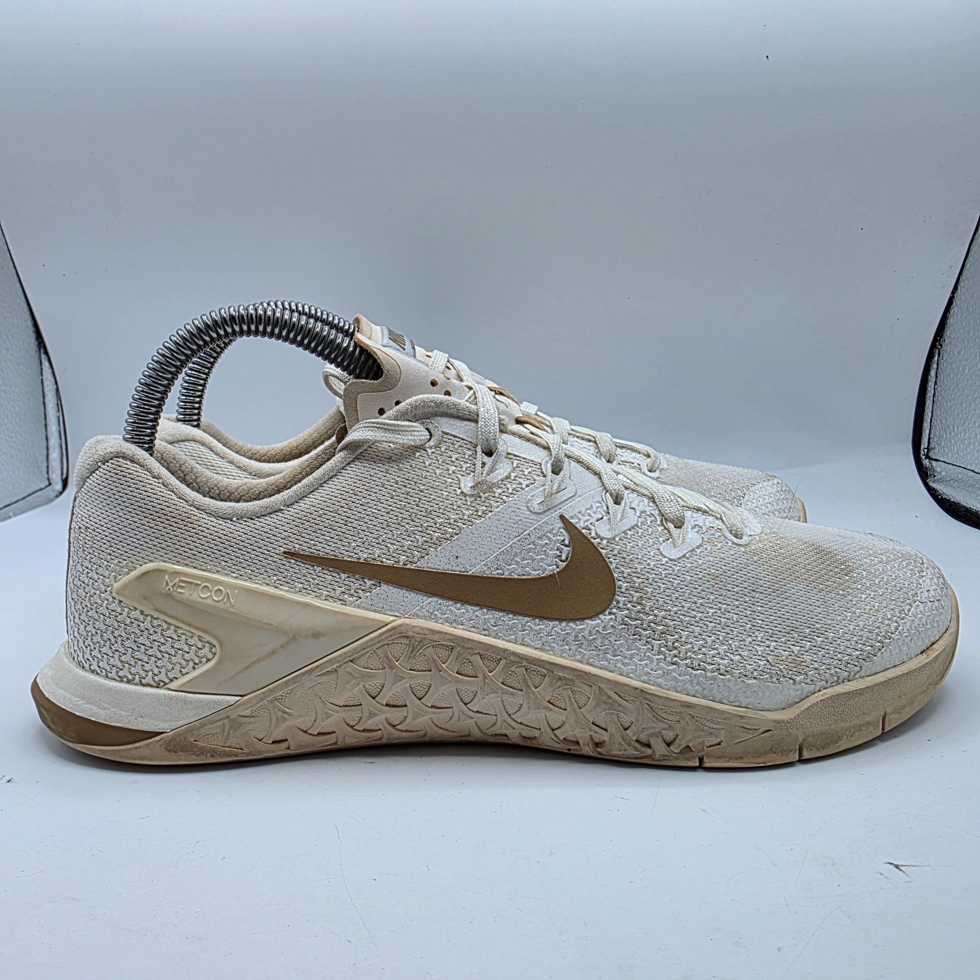 Nike Nike Metcon 4 Womens Size 8 Champagne Metallic Gold Training Size US 8 / IT 38 - 12 Thumbnail
