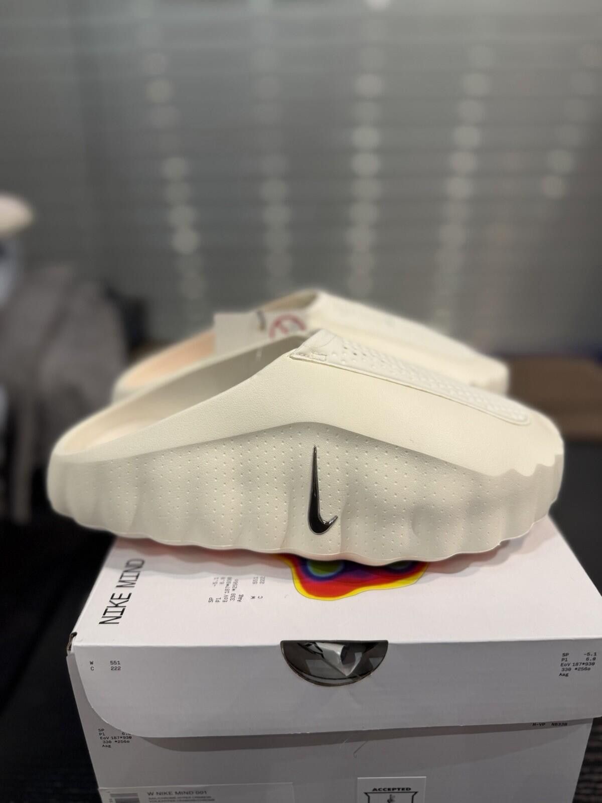 Nike Size 7W/6M Nike Mind Slide 001 Sail HQ4307 100 Women Release Size US 7 / EU 40 - 2 Thumbnail