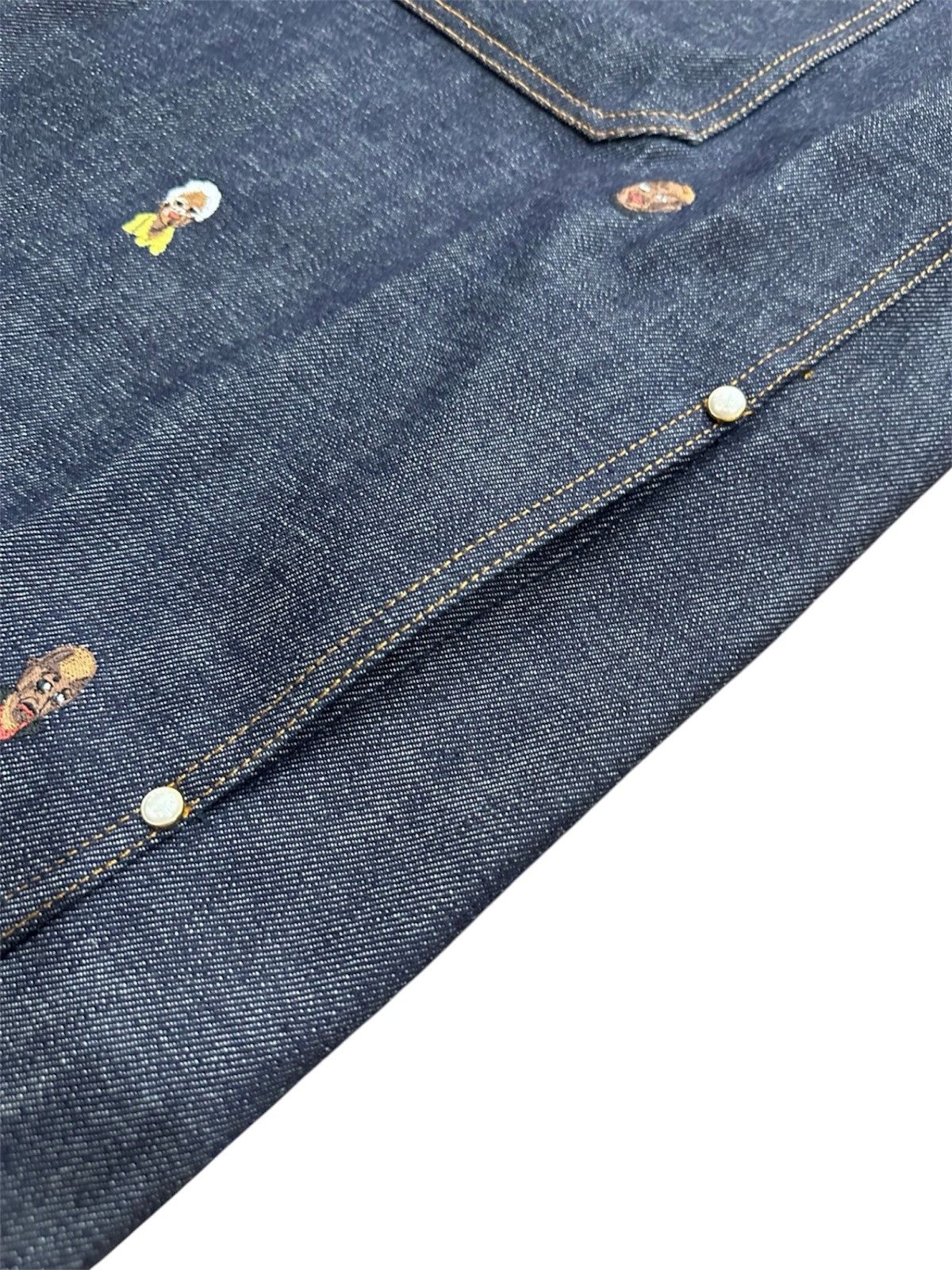 Louis Vuitton Louis Vuitton Pharrell 56 Portrait Embroidered Denim Jacket Size US XL / EU 56 / 4 - 3 Thumbnail