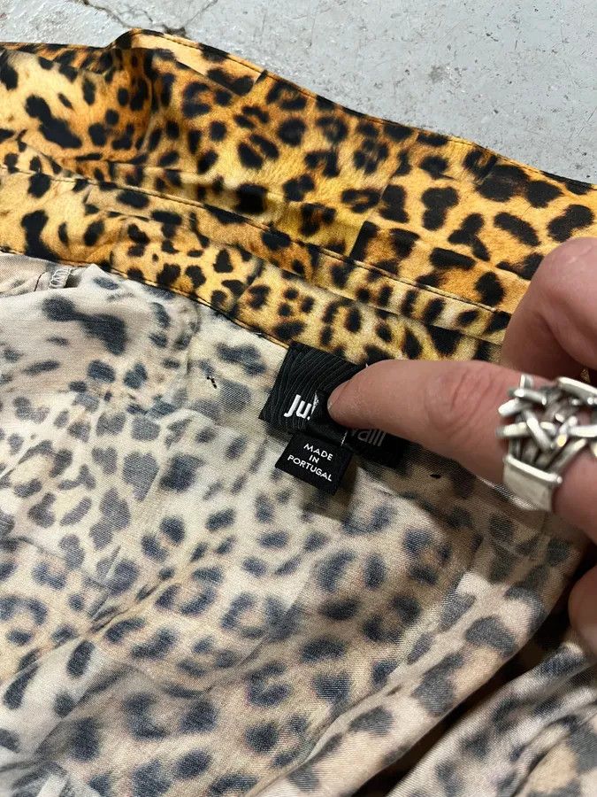 Just Cavalli AW2020 Cavalli Leopard Print Silk Savage Shirt Size US S / EU 44-46 / 1 - 11 Thumbnail