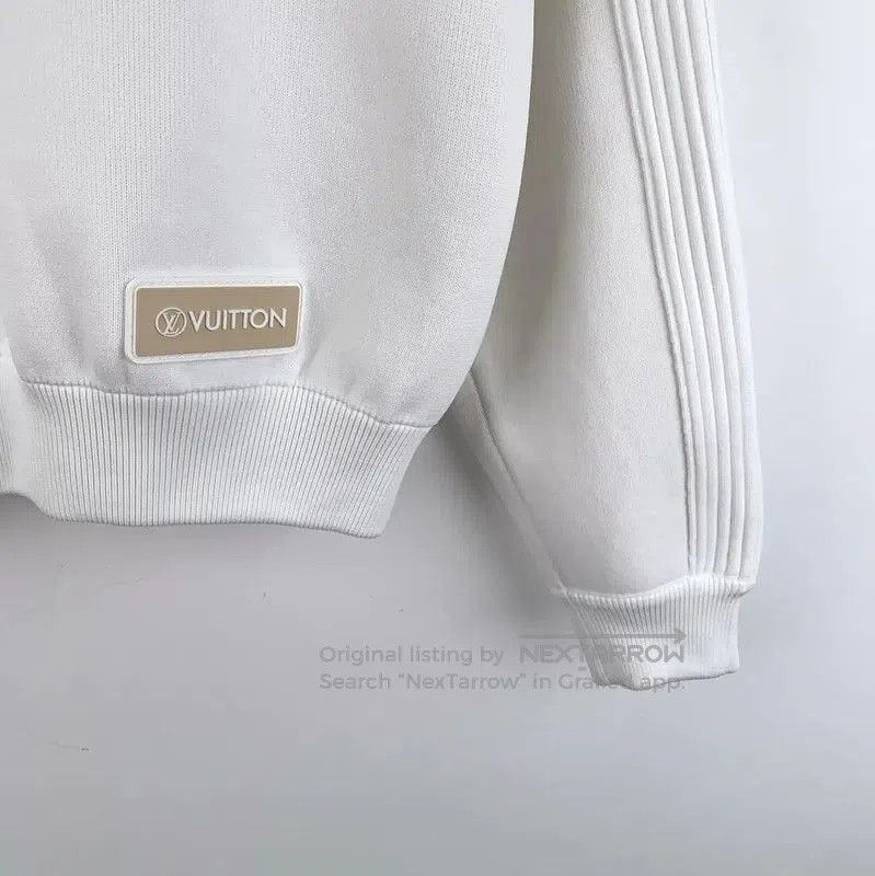 Louis Vuitton Louis Vuitton Women's XS White Sweatshirt . Size XS / US 0-2 / IT 36-38 - 4 Thumbnail