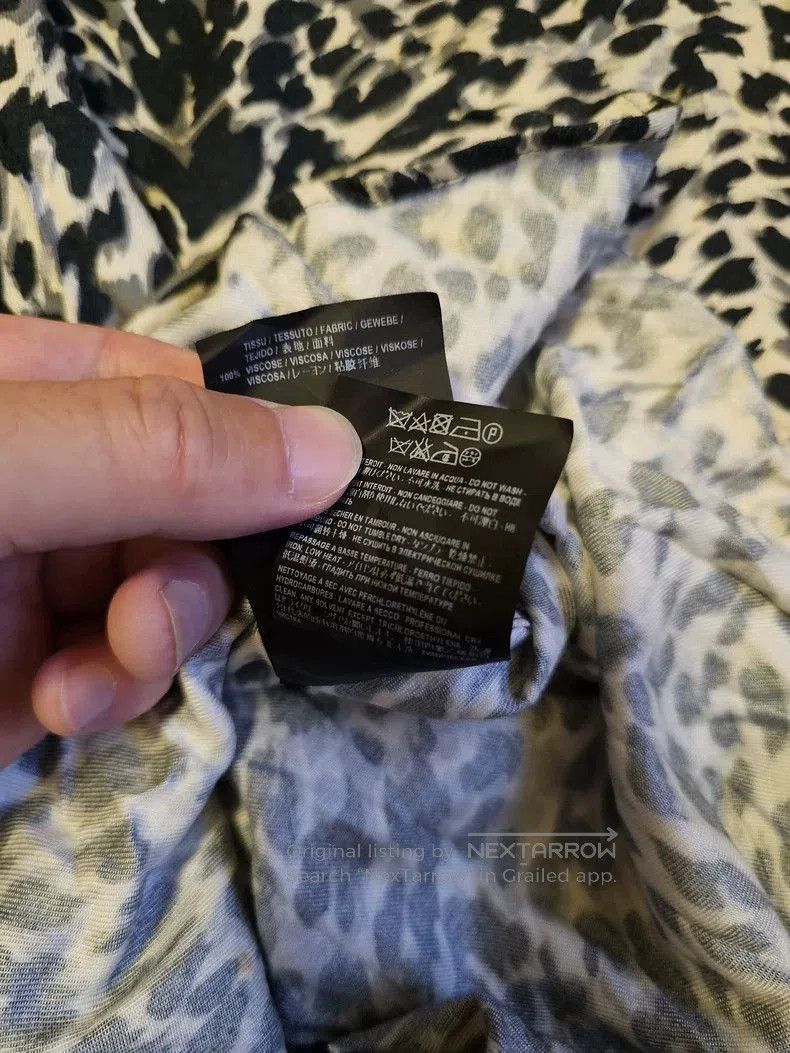 Saint Laurent Paris Saint Laurent Leopard Print Button. Size US M / EU 48-50 / 2 - 6 Thumbnail