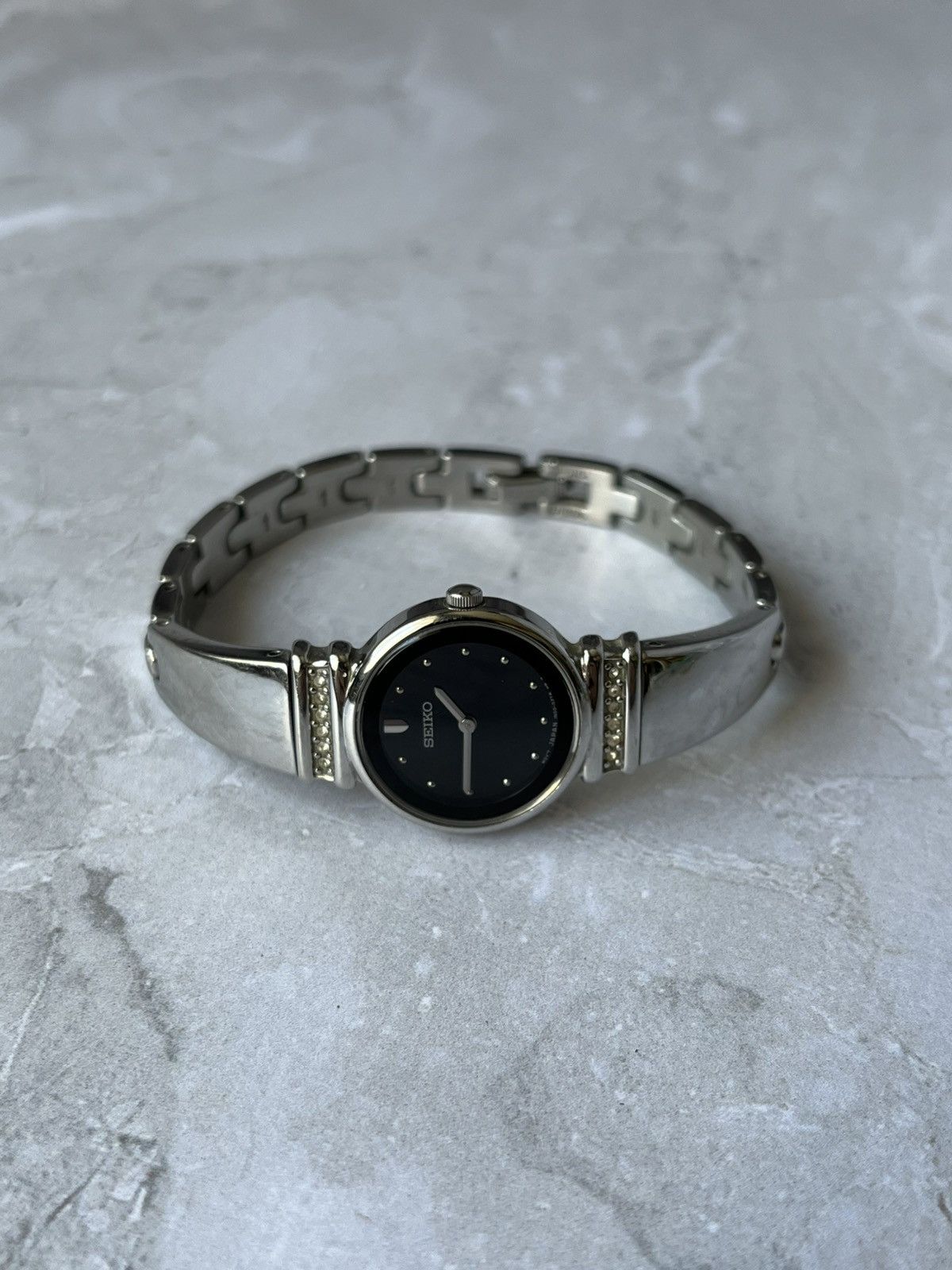 Japanese Brand × Seiko × Vintage Elegant Seiko Women’s Watch with Crystals Size ONE SIZE - 2 Thumbnail