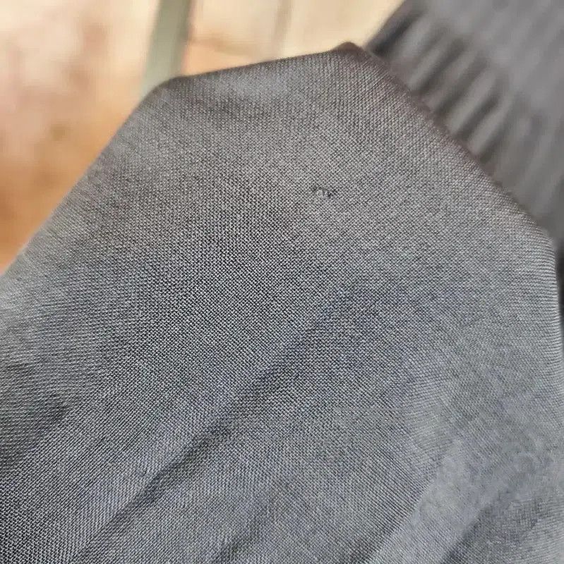 Givenchy Givenchy Pleated Wool Midi Skirt for Women . Size 23" - 7 Thumbnail