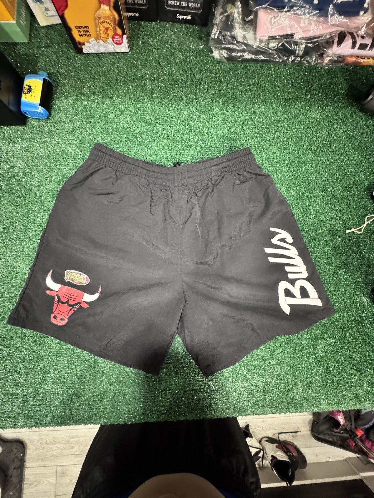 Mitchell & Ness Mitchell N Ness NBA Team Essentials Nylon Shorts Bulls Size US 28 / EU 44 - 1 Thumbnail