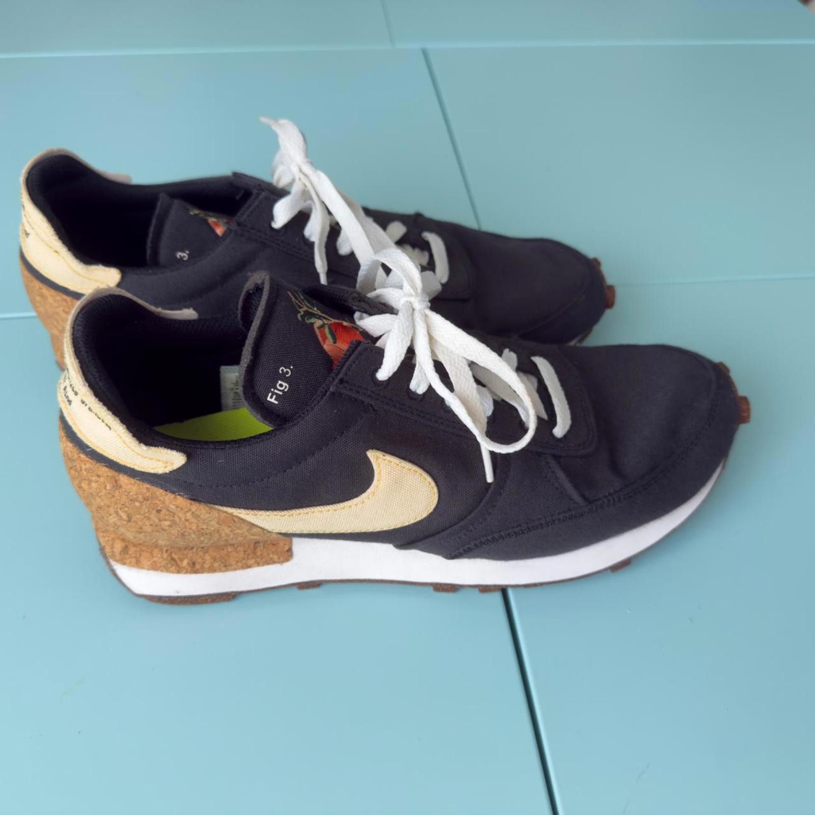 Nike Nike Daybreak Type Cork Pomegranate Floral Plant Sneaker 10 Size US 10 / EU 43 - 4 Thumbnail