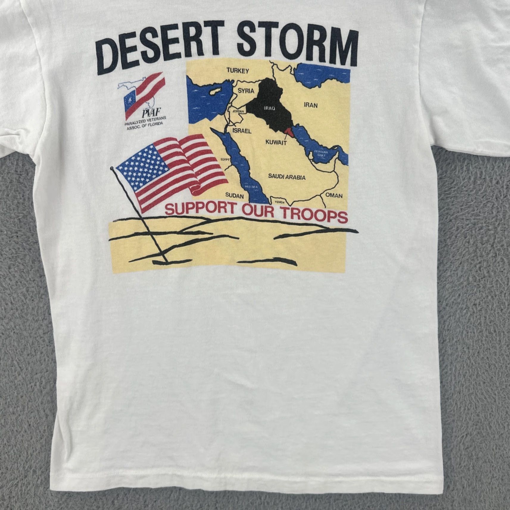 Vintage VINTAGE Oneita Mens L White Desert Storm Graphic Print USA Made Shirt 90s Patriotic Military Crew Neck Size US L / EU 52-54 / 3 - 4 Thumbnail