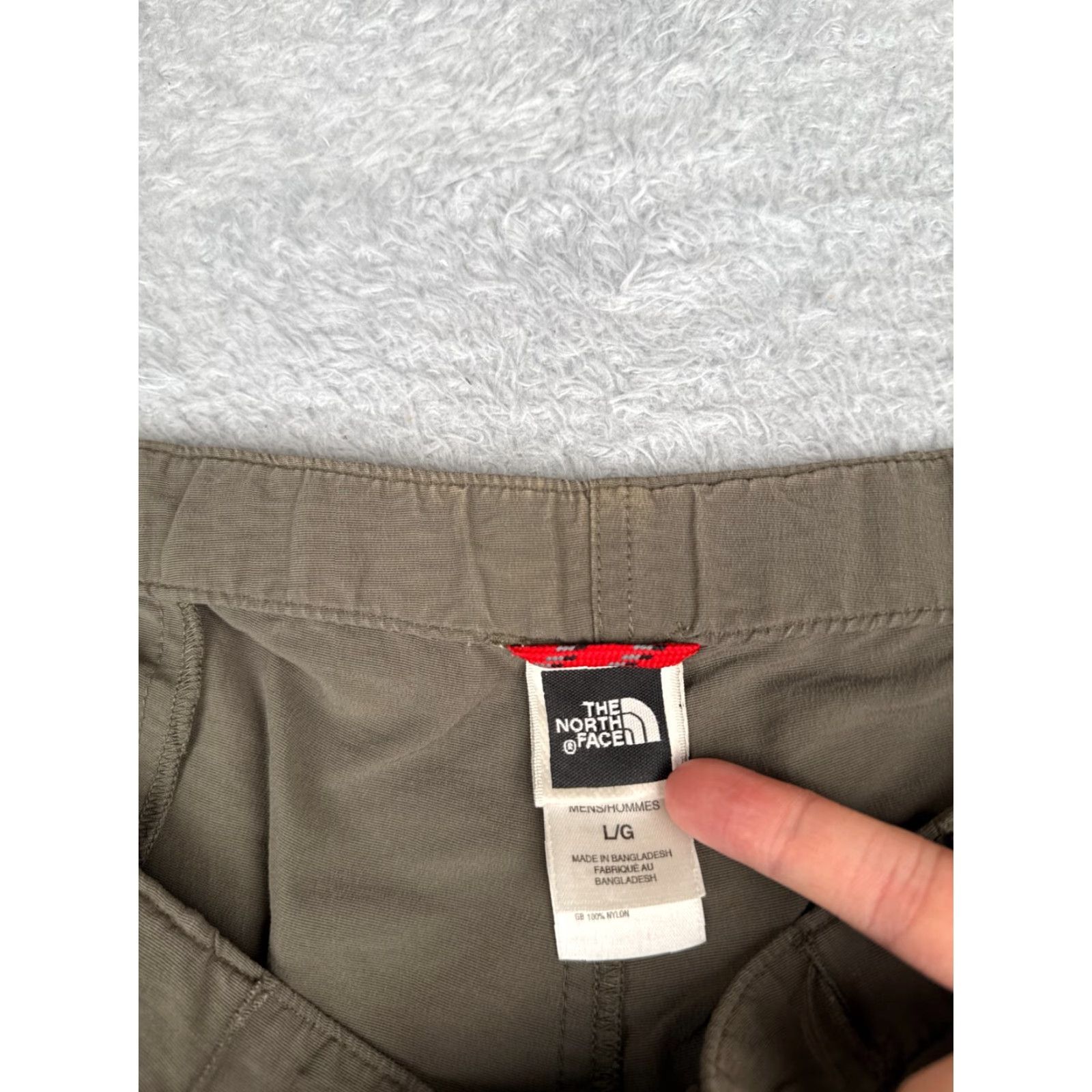 The North Face The North Face Shorts Men Large Beige Nylon Cargo 100% Read Me Size US 33 - 7 Thumbnail