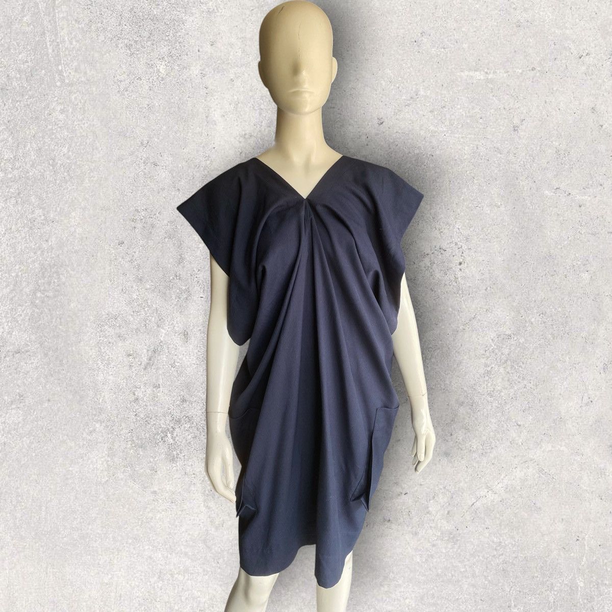 Issey Miyake Issey Miyake V Neck Back Zip Midi Dress Size M / US 6-8 / IT 42-44 - 1 Thumbnail