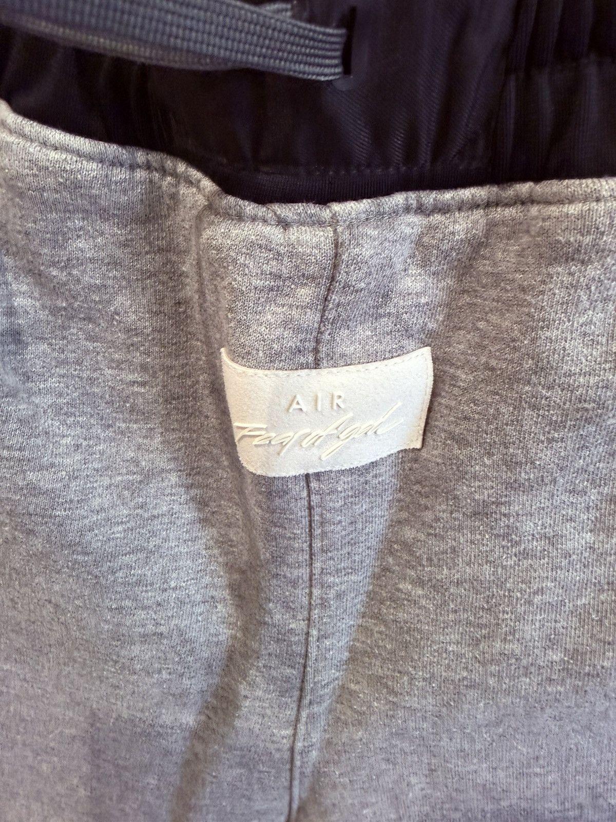 Fear of God × Nike Fear of God x Nike Reversible Shorts Grey/Summit White Size US 32 / EU 48 - 2 Thumbnail