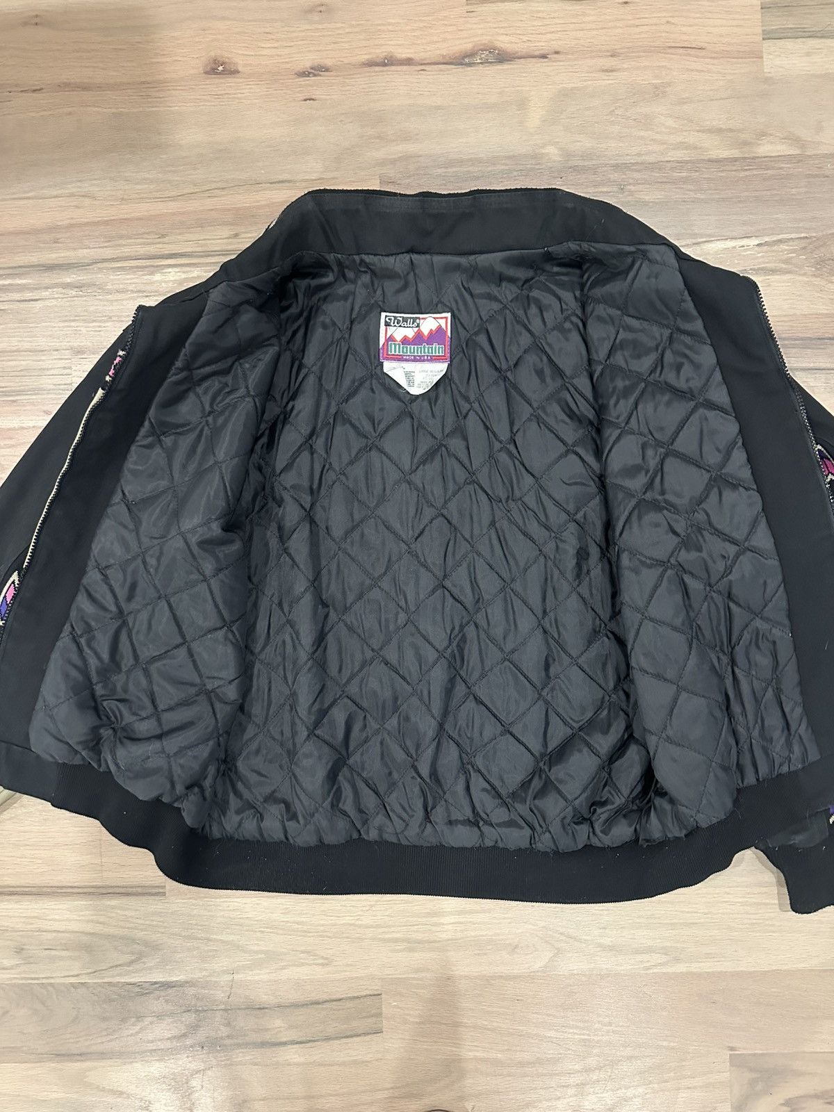 Vintage Vintage walls mountain Aztec design jacket Size US L / EU 52-54 / 3 - 3 Thumbnail