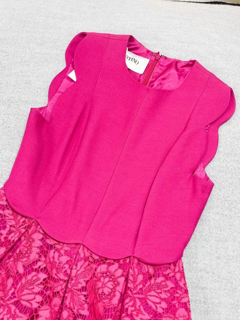 Valentino Valentino Rose red sleeveless lace dress Size XS / US 0-2 / IT 36-38 - 2 Thumbnail