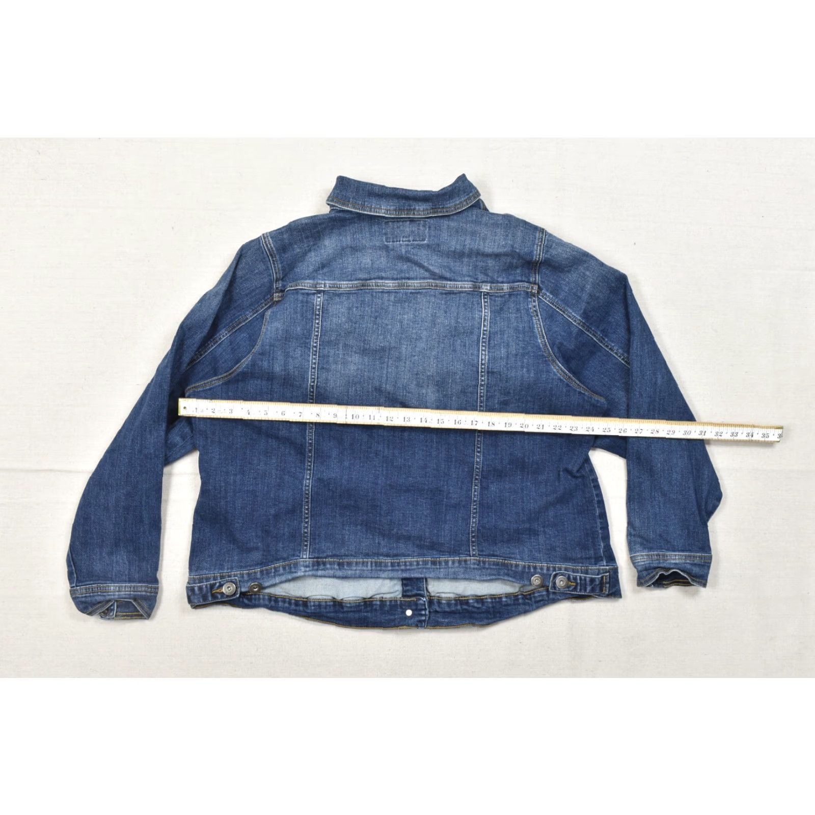 Torrid Torrid Jacket Denim Trucker Blue Stretch Button Front Long Sleeve Regular Fit Womens Size 4 Plus Spring Fall - Blue Denim Jacket Size S / US 4 / IT 40 - 3 Thumbnail
