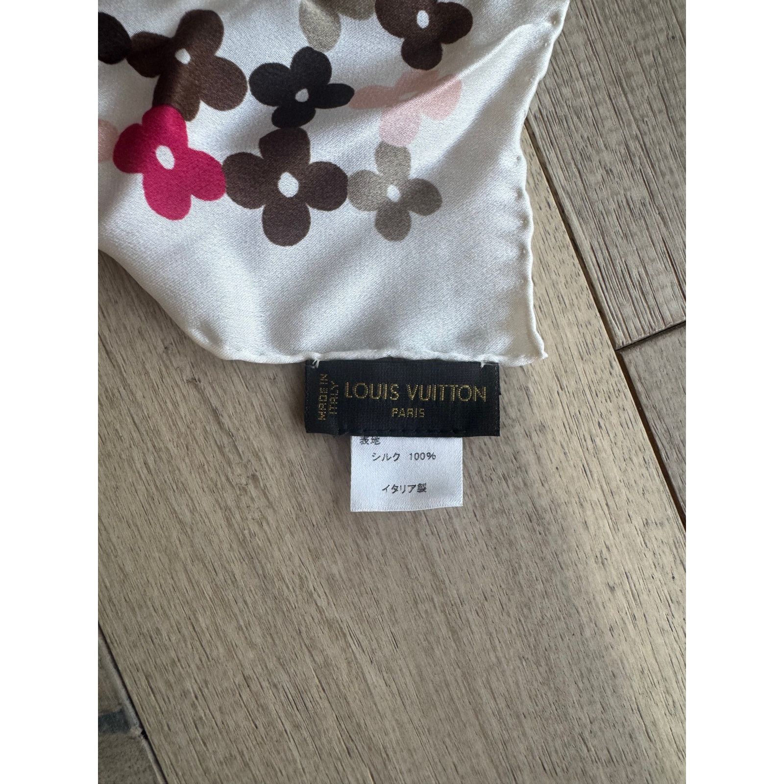 Louis Vuitton Louis Vuitton Floral Monogram Silk Scarf Size ONE SIZE - 3 Thumbnail