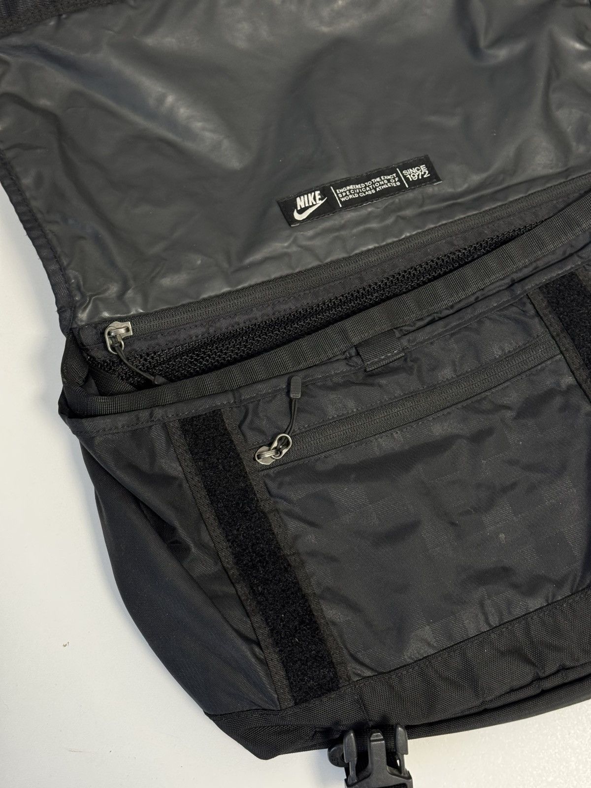Nike Nike Y2K style Hype Bag Messenger Size ONE SIZE - 9 Thumbnail