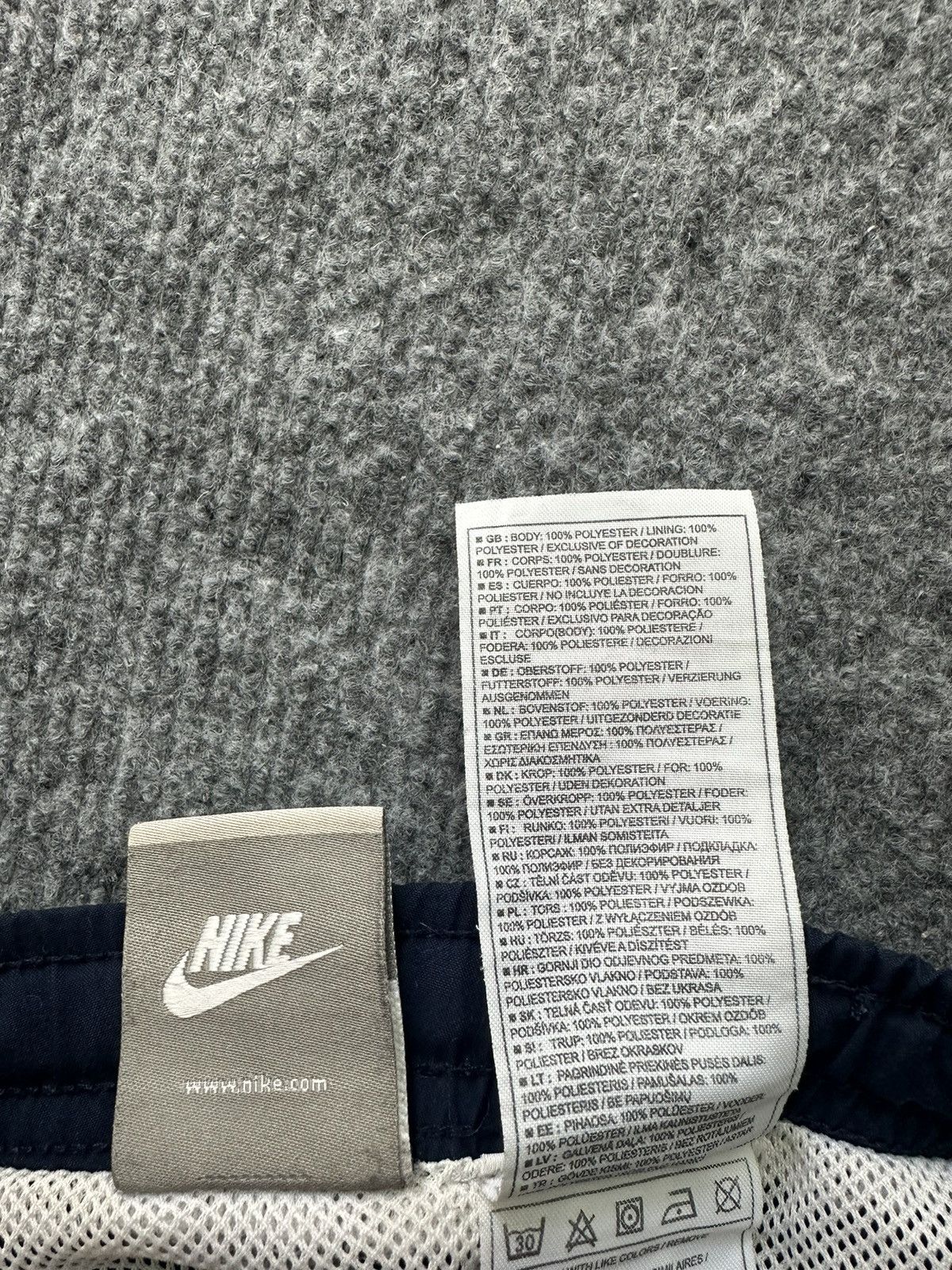Nike Vintage shorts Nike 90s swoosh (size L) Size US 36 / EU 52 - 9 Thumbnail