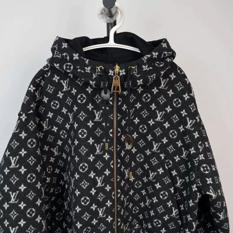 Louis Vuitton Louis Vuitton Black print print patchwork leather reversib Size XS / US 0-2 / IT 36-38 - 2 Thumbnail