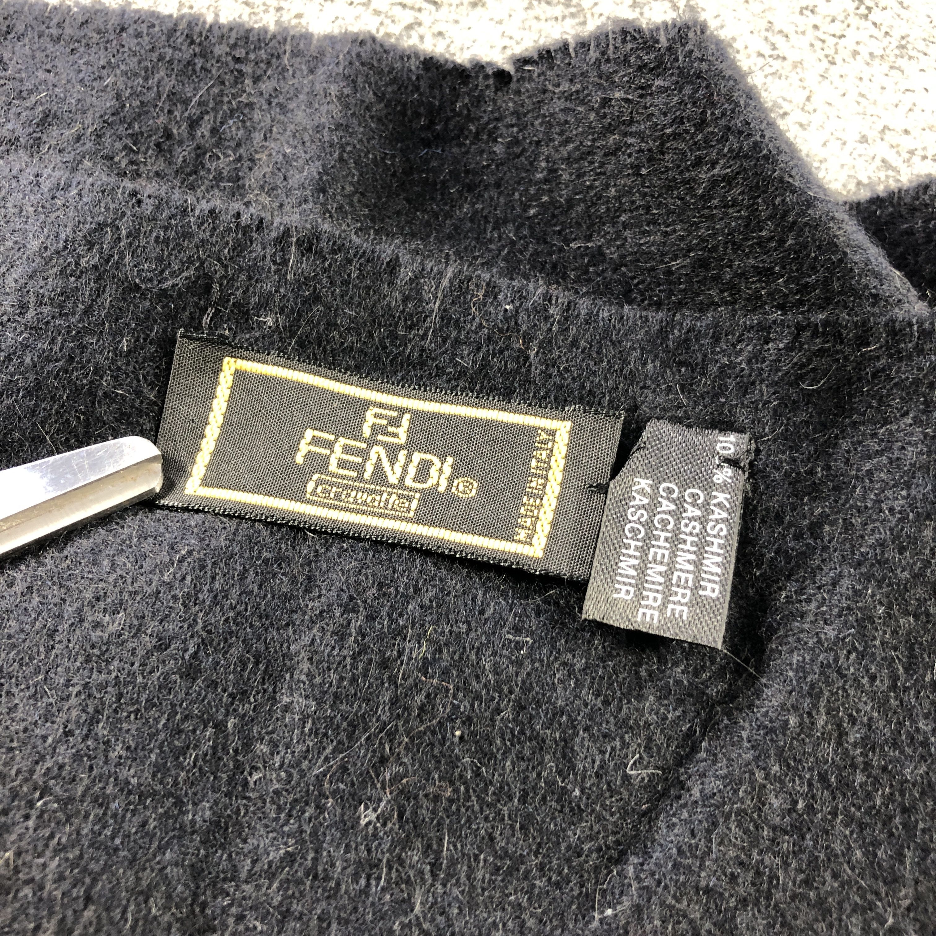 Fendi Fendi Plain Cashmere Scarf Muffler Neckwear V2927 Size ONE SIZE - 5 Thumbnail