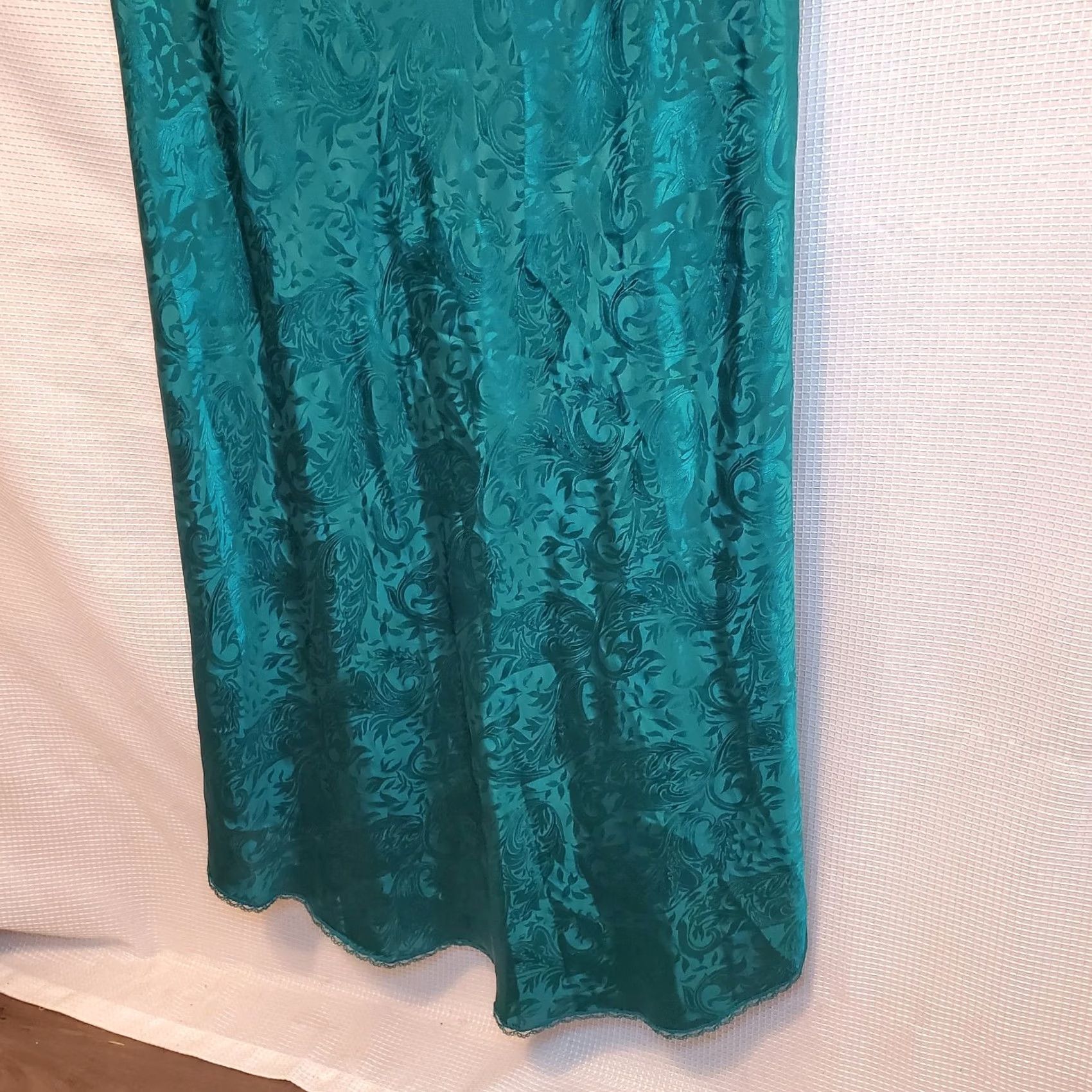 Vintage VINTAGE L A II Maxi Dress Women 1X Green Floral Lace Handkerchief Hem V-Neck Sleeveless Pullover Party/Cocktail - Plus Size Women Size XL / US 12-14 / IT 48-50 - 3 Thumbnail