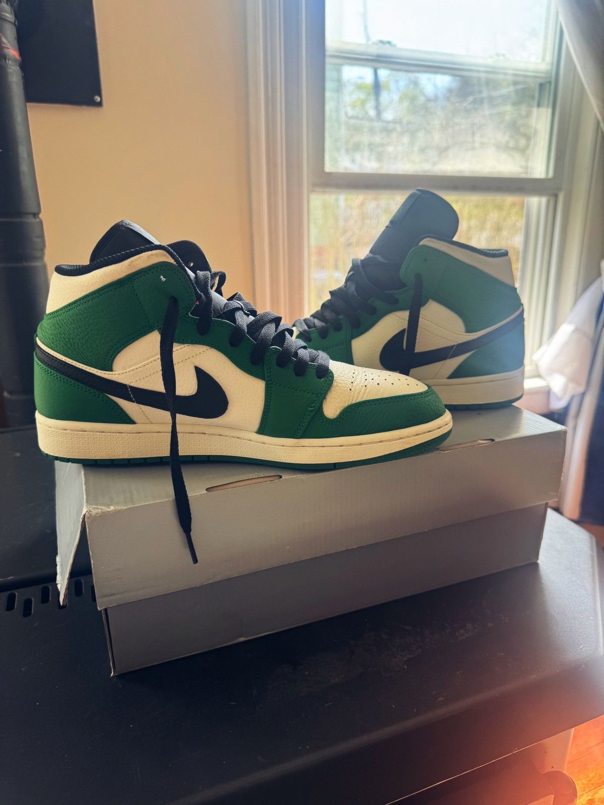 Jordan Brand × Nike Nike Air Jordan 1 Mid Pine Green Size 10 - No original Box. Size US 10 / EU 43 - 1 Thumbnail