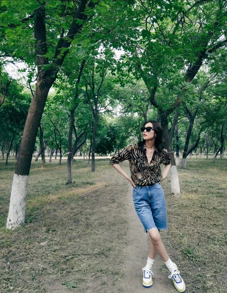 Saint Laurent Paris Saint Laurent Paris size 37 22 Spring/Summer Poster Tiger Size US S / EU 44-46 / 1 - 7 Thumbnail