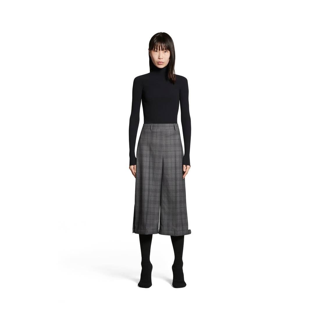 Balenciaga o1in1g0225 Deconstructed Long Shorts in Grey Size 25" / US 0 / IT 36 - 2 Thumbnail