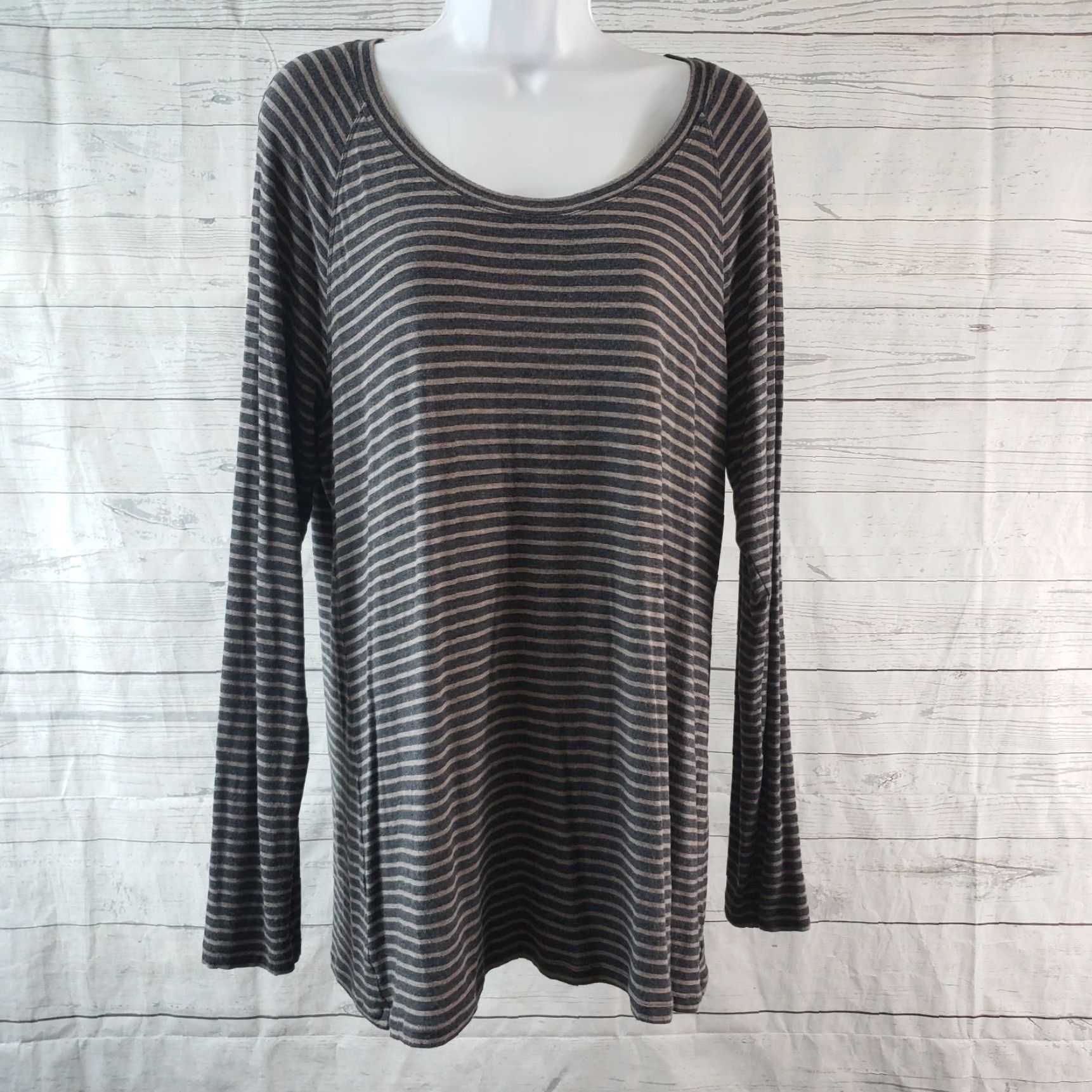 Vintage Cabi Womens Blair Tunic Top L Taupe Gray Stripe Long Sleeve Rayon Shirt Size L / US 10 / IT 46 - 2 Thumbnail
