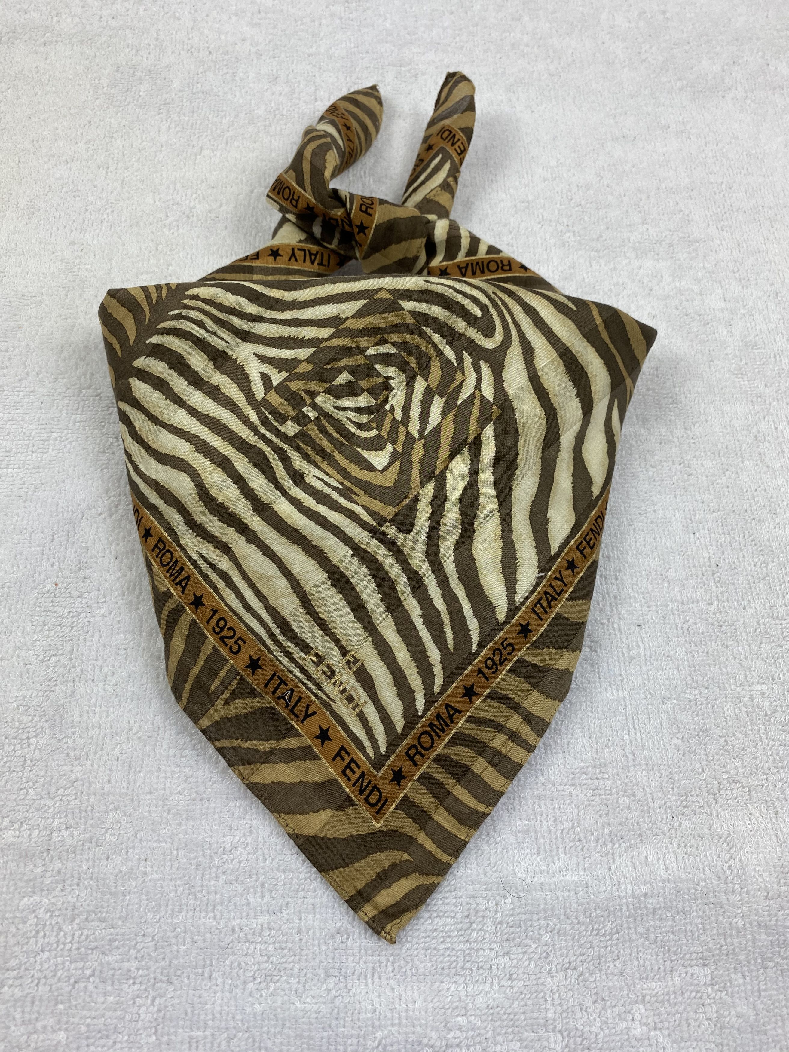Vintage Fendi Roma Bandana / Handkerchief / Neckerchief A253 Size ONE SIZE - 1 Thumbnail