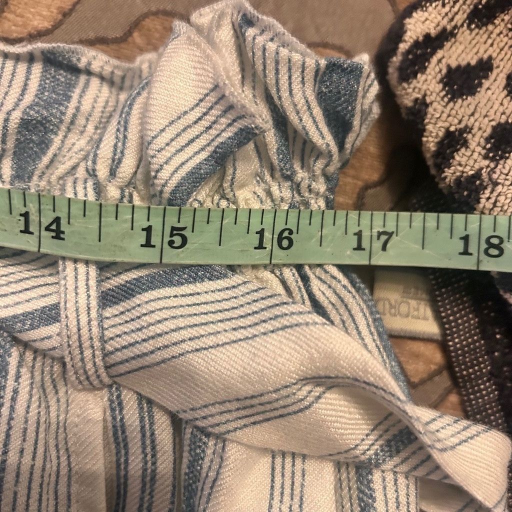 Chaser Brand Women's Chaser Shorts Size M White Blue Striped Size 30" / US 8 / IT 44 - 13 Thumbnail