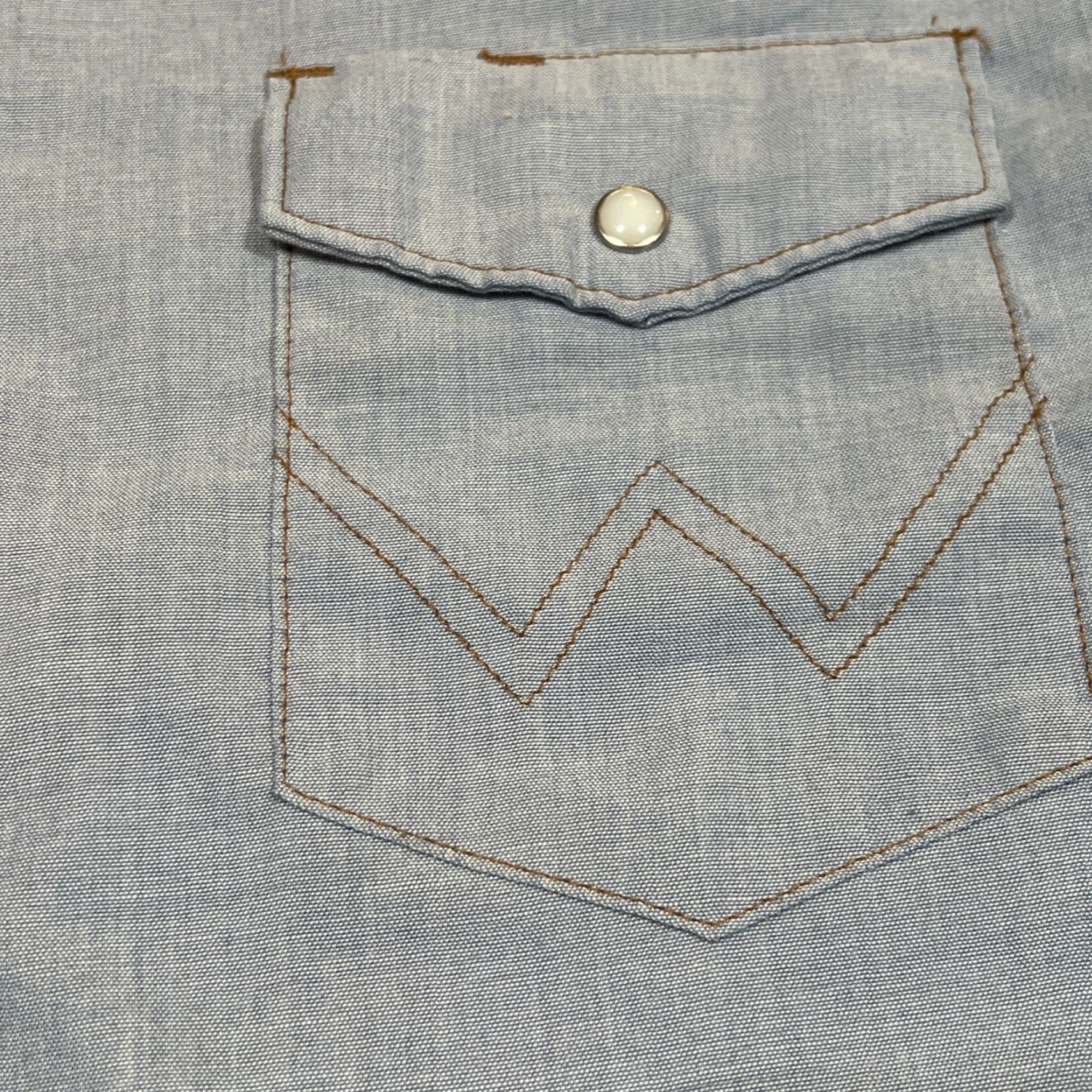 Wrangler VINTAGE Wrangler Pearl Snap Western Shirt Men’s 17-36 Regular Fit Long Tails Blue Polyester Pockets Embroidered Cowboy Casual Workwear Size US XL / EU 56 / 4 - 4 Thumbnail