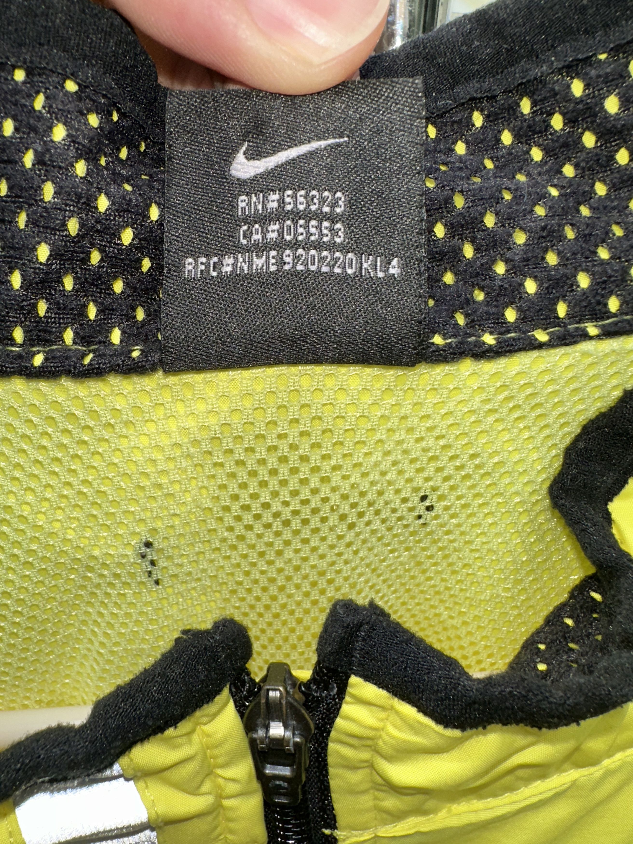 Nike Vintage Nike Silver Tag Yellow Reflective Windbreaker XL Size US XL / EU 56 / 4 - 6 Thumbnail
