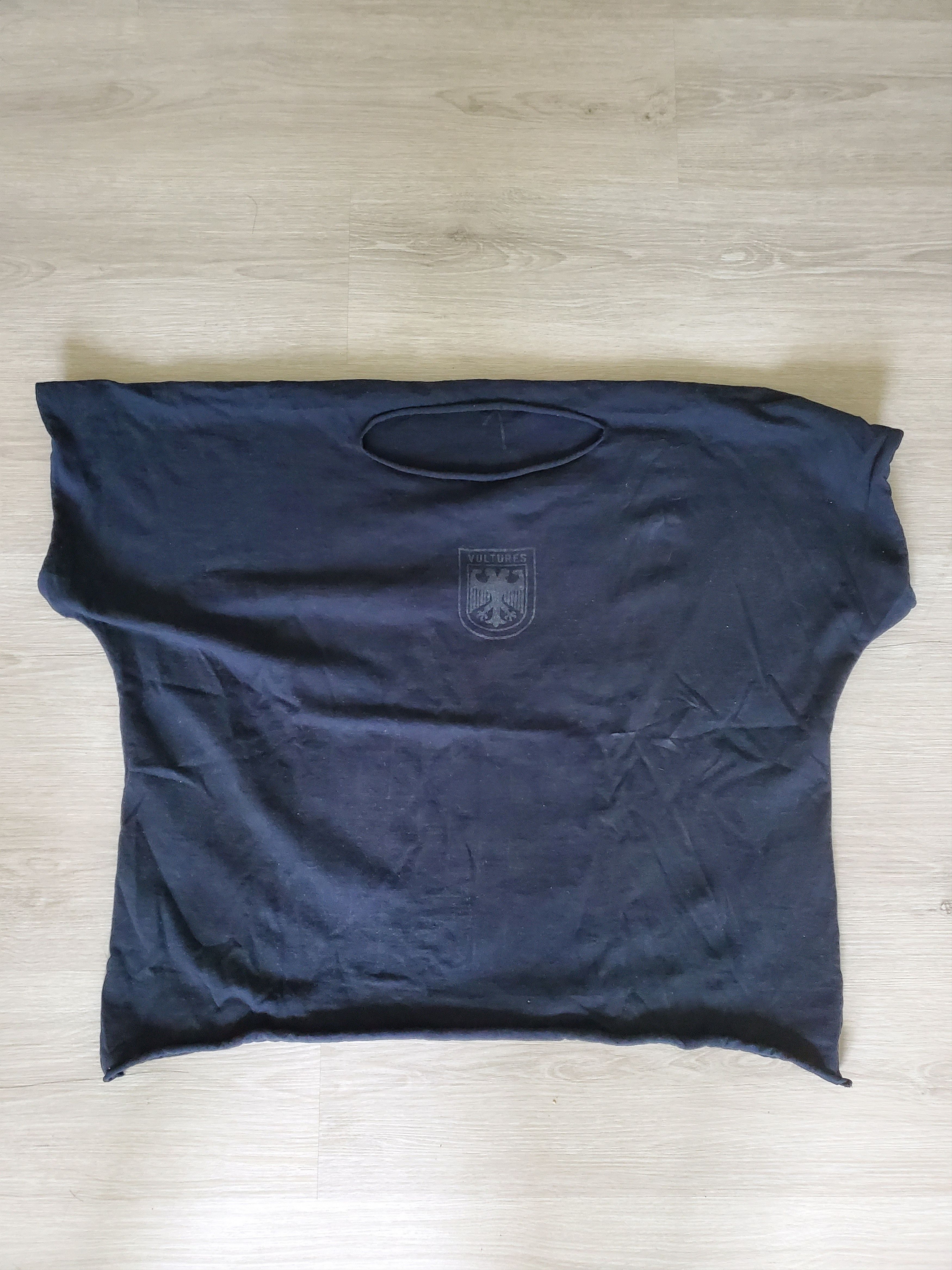 Kanye West Yeezy Vultures Box T Size US S / EU 44-46 / 1 - 2 Thumbnail