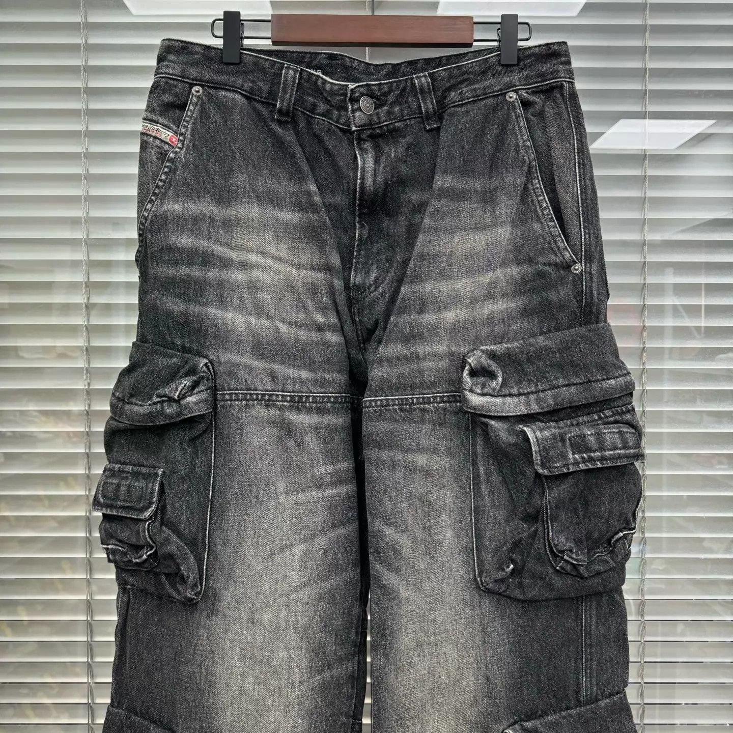 Diesel Diesel Black Multi-pocket Cargo Denim 30 Mint Size US 30 / EU 46 - 3 Thumbnail