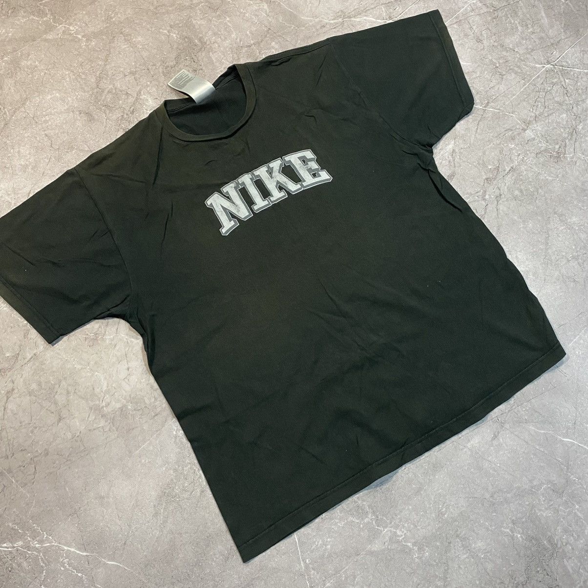Nike × Vintage VINTAGE NIKE BIG LOGO TEE FADED USA 00s Size US L / EU 52-54 / 3 - 5 Thumbnail