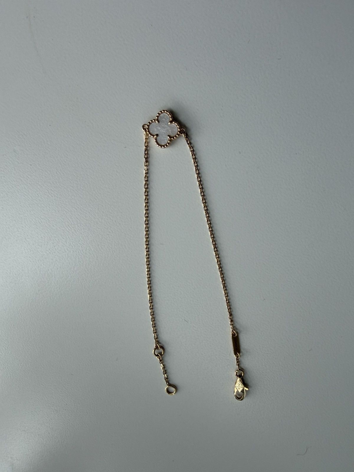 Van Cleef & Arpels Sweet Alhambra Gold Van Cleef bracelet Size ONE SIZE - 1 Thumbnail