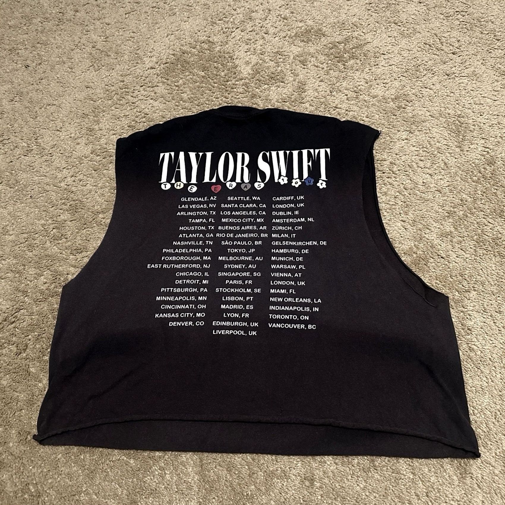 Vintage Taylor Swift Eras Tour Shirt Mens XL Black Graphic Print Sleeveless Band Size US XL / EU 56 / 4 - 4 Thumbnail