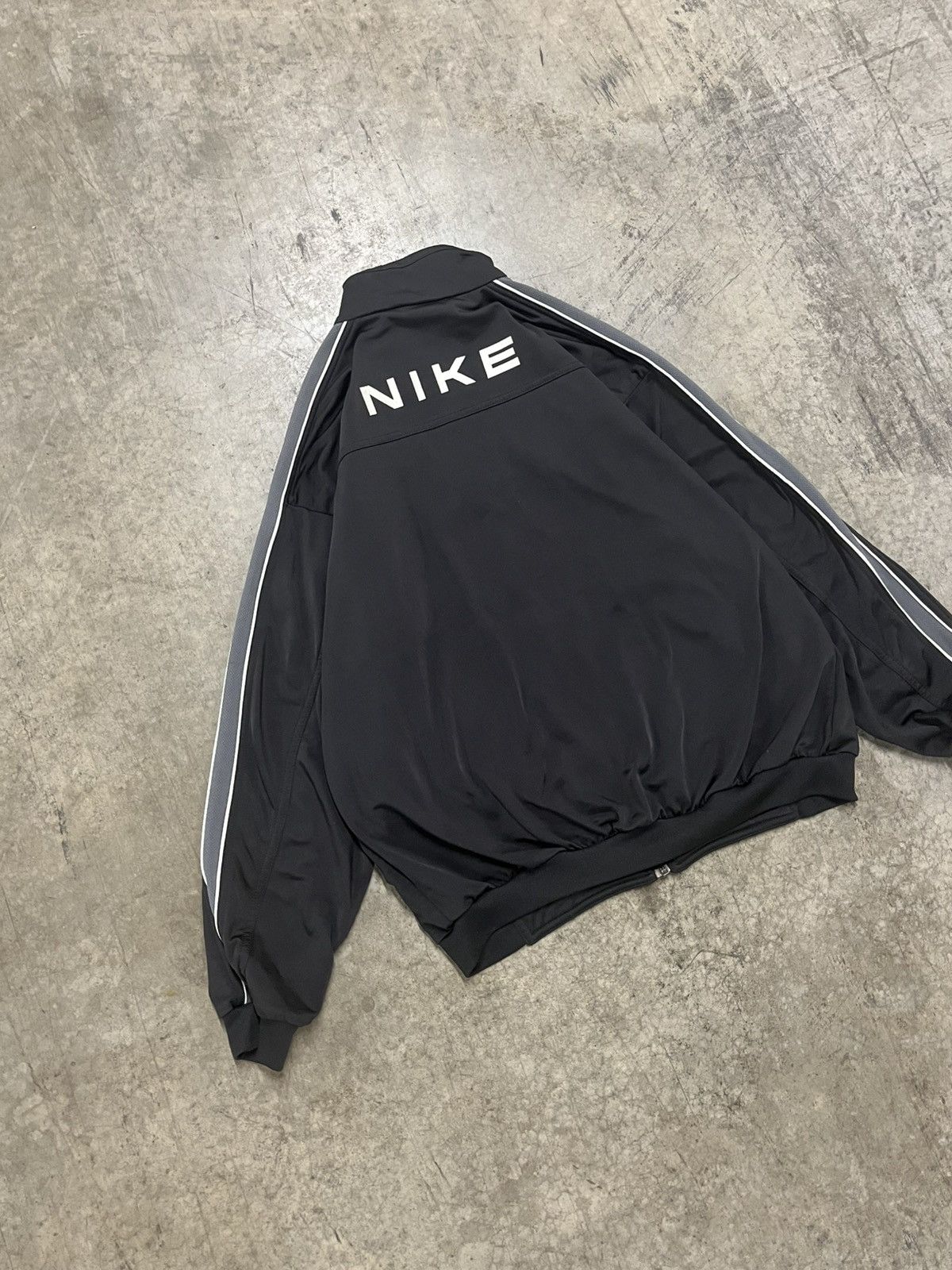 Nike × Vintage Nike y2k track jacket streetwear hype sport rare Size US L / EU 52-54 / 3 - 4 Thumbnail