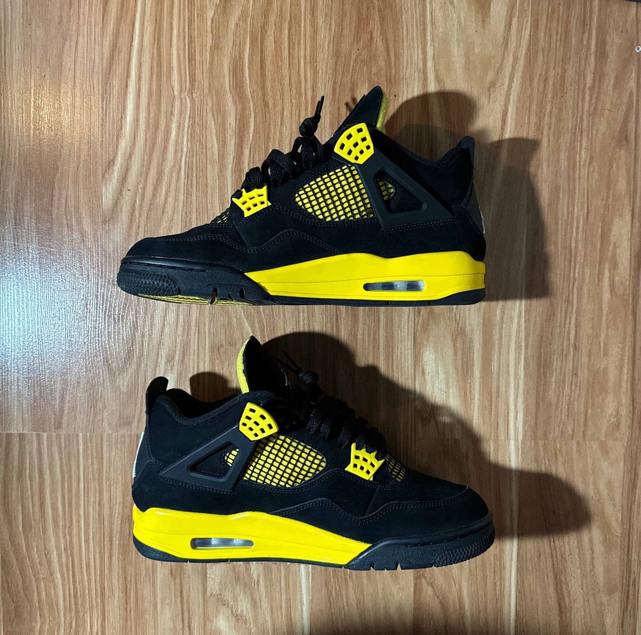 Jordan Brand Jordan 4 Thunder Size 10.5 Size US 10.5 / EU 43-44 - 2 Thumbnail