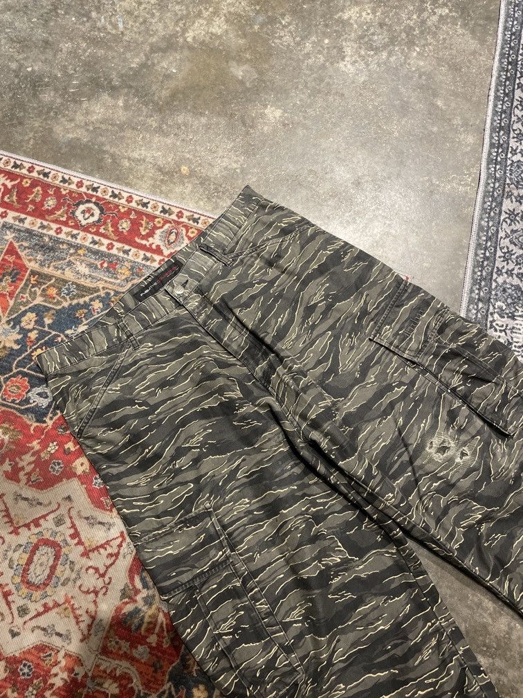 Fubu VINTAGE FUBU TIGER CAMO CARGO PANTS Size US 36 / EU 52 - 3 Thumbnail