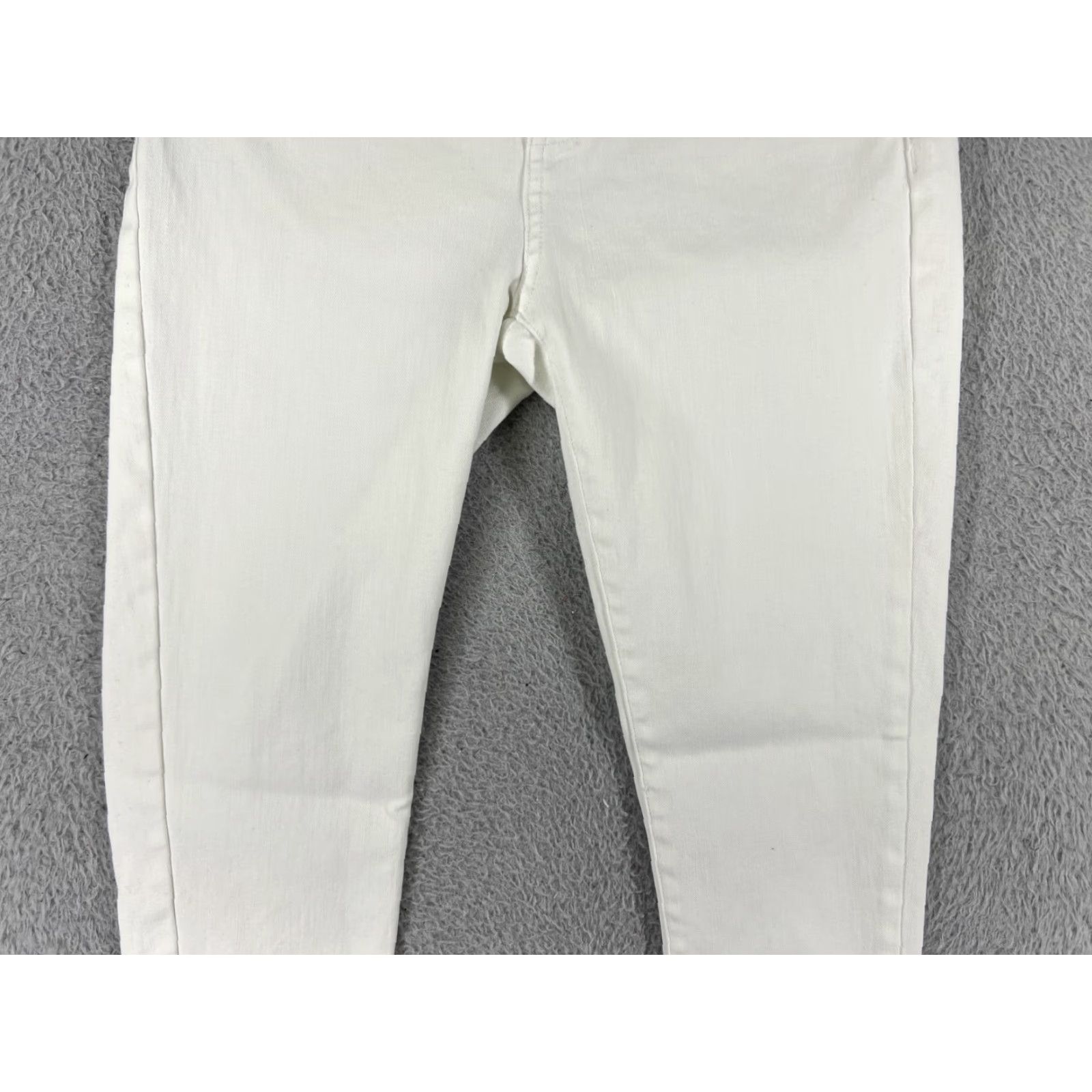 Ralph Lauren Lauren Ralph Lauren Jeans Women 2P White Denim Capri 5-Pocket Design Cropped Distressed Stretch Black Label Polo Pocket Tapered Modern USA Mens? Size 26" / US 2 / IT 38 - 6 Thumbnail