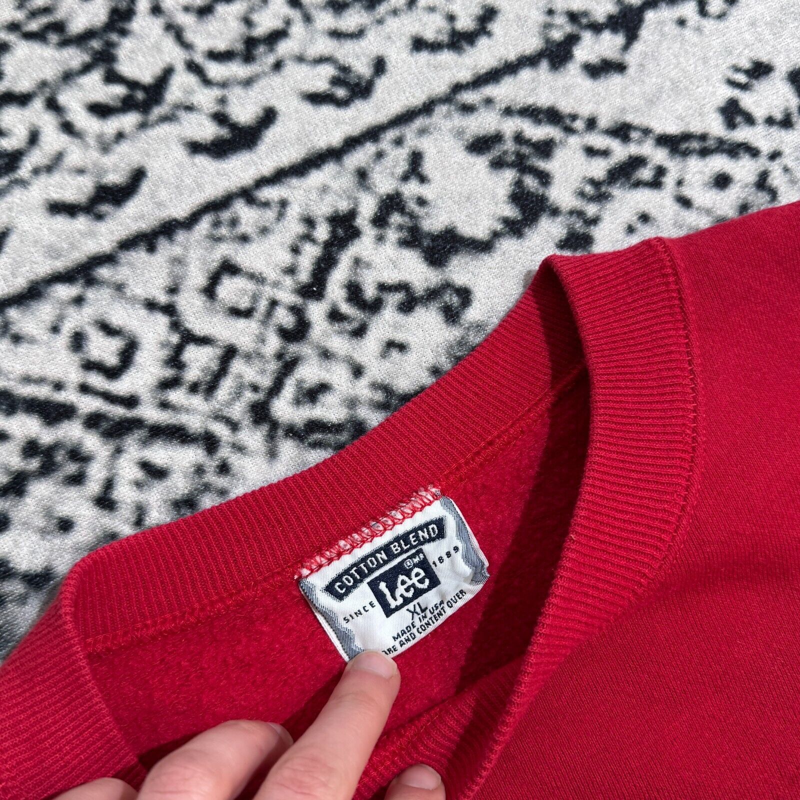 Lee × Vintage Lee Red Cotton Crewneck XL Behold Jesus Is King Baptist 90s Size US XL / EU 56 / 4 - 5 Thumbnail