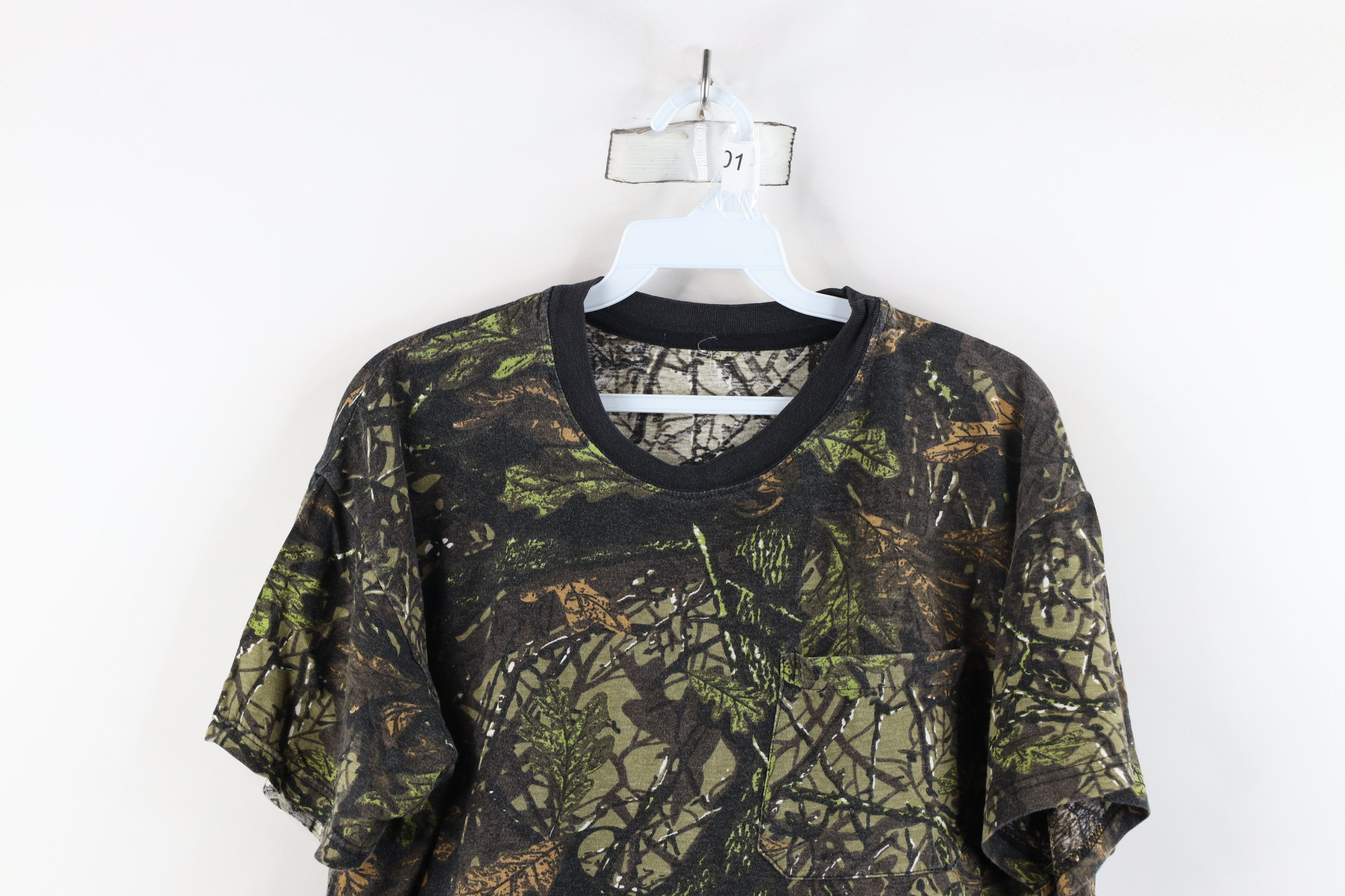 Vintage Vintage 90s Streetwear Boxy Fit Camouflage Pocket T-Shirt Size US M / EU 48-50 / 2 - 2 Thumbnail