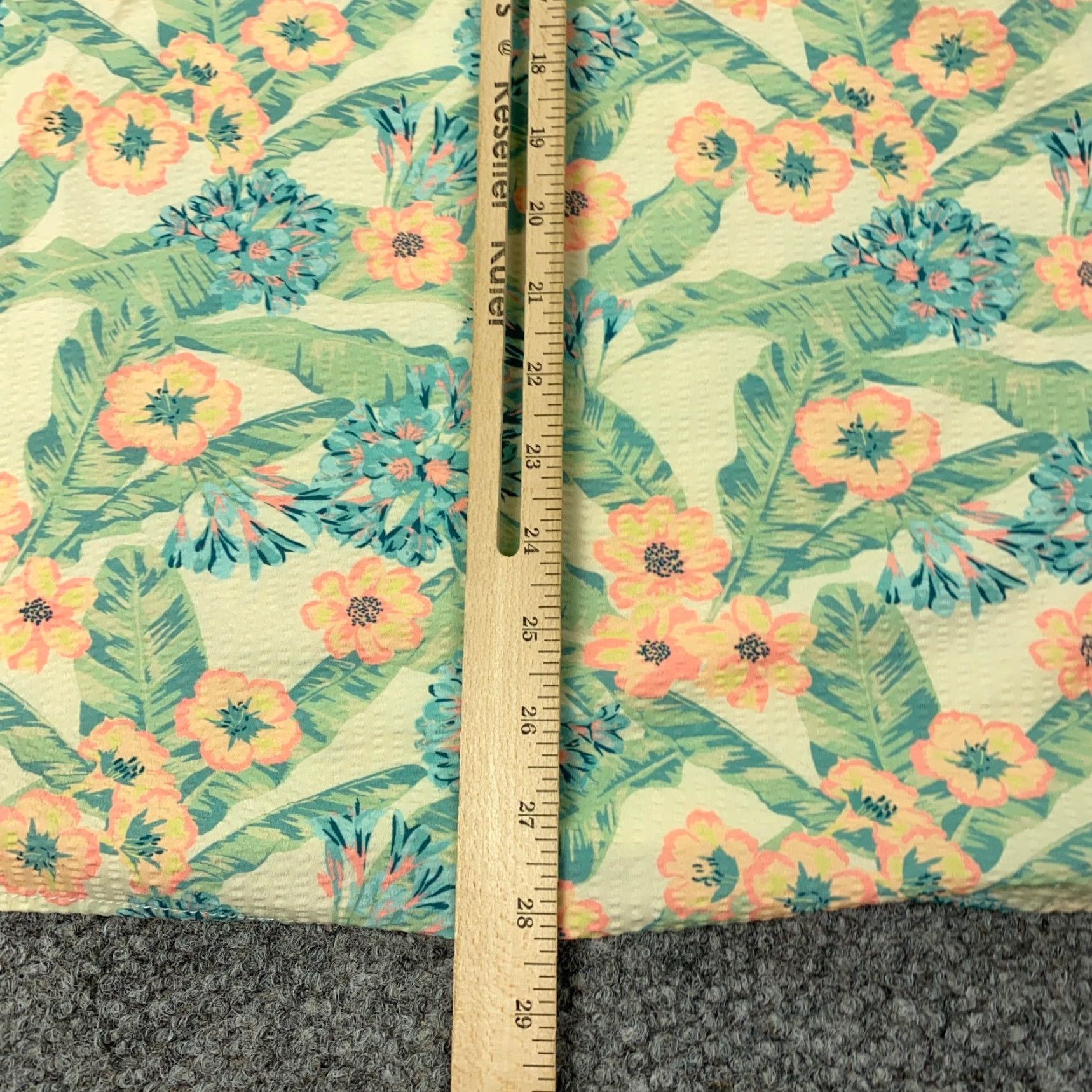 Chubbies Chubbies Hawaiian Shirt Polo Mens M Floral Beach 90s? (No, avoid 90s) Multicolor Short Sleeve Button-Down Seersucker Nylon Spandex Size US M / EU 48-50 / 2 - 7 Thumbnail