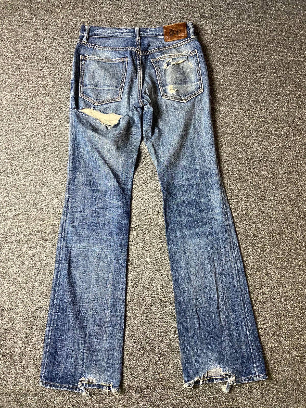 Gap × Vintage GAP 1969 Slim Fit Bootcut Ripped Jeans (123) Size US 30 / EU 46 - 4 Thumbnail