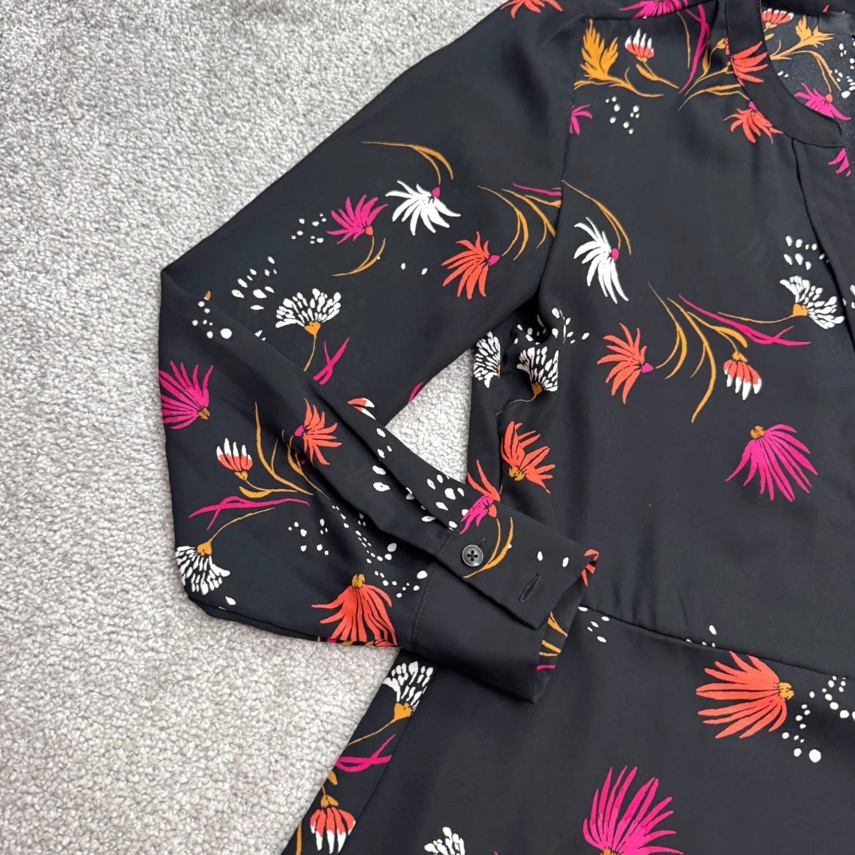 AQUA Aqua Long Sleeve Floral Ruffle Mini Dress Womens XS Black Button Up V-Neck Casual Size XS / US 0-2 / IT 36-38 - 3 Thumbnail