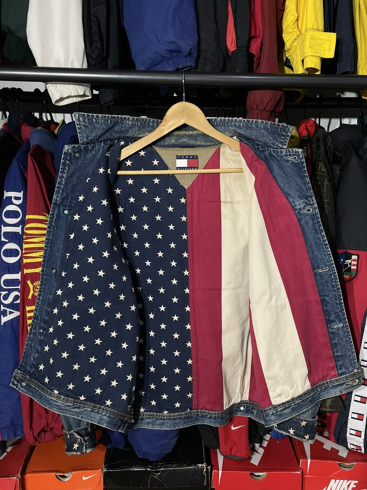 Japanese Brand × Tommy Hilfiger × Vintage Denim Jacket Tommy Hilfiger Big Flag 90’s Vintage Size US L / EU 52-54 / 3 - 11 Thumbnail