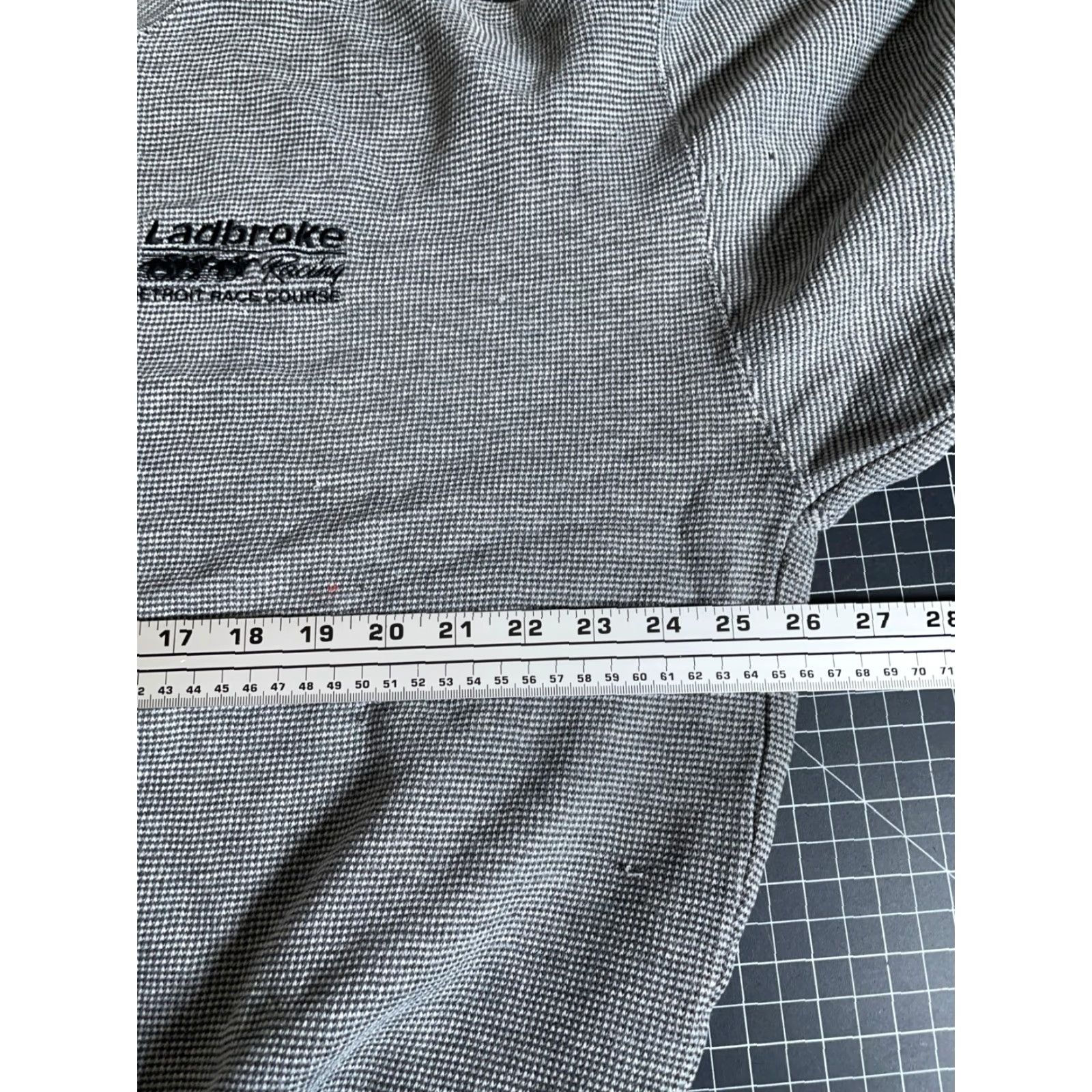 Lee VINTAGE Lee Sweatshirt Main Selling Point Detroit Ladbroke Horse Racing Embroidered Gra y Crewneck 90s Mens Medium Gray Cotton Blend Polyester fleece Size US M / EU 48-50 / 2 - 5 Thumbnail