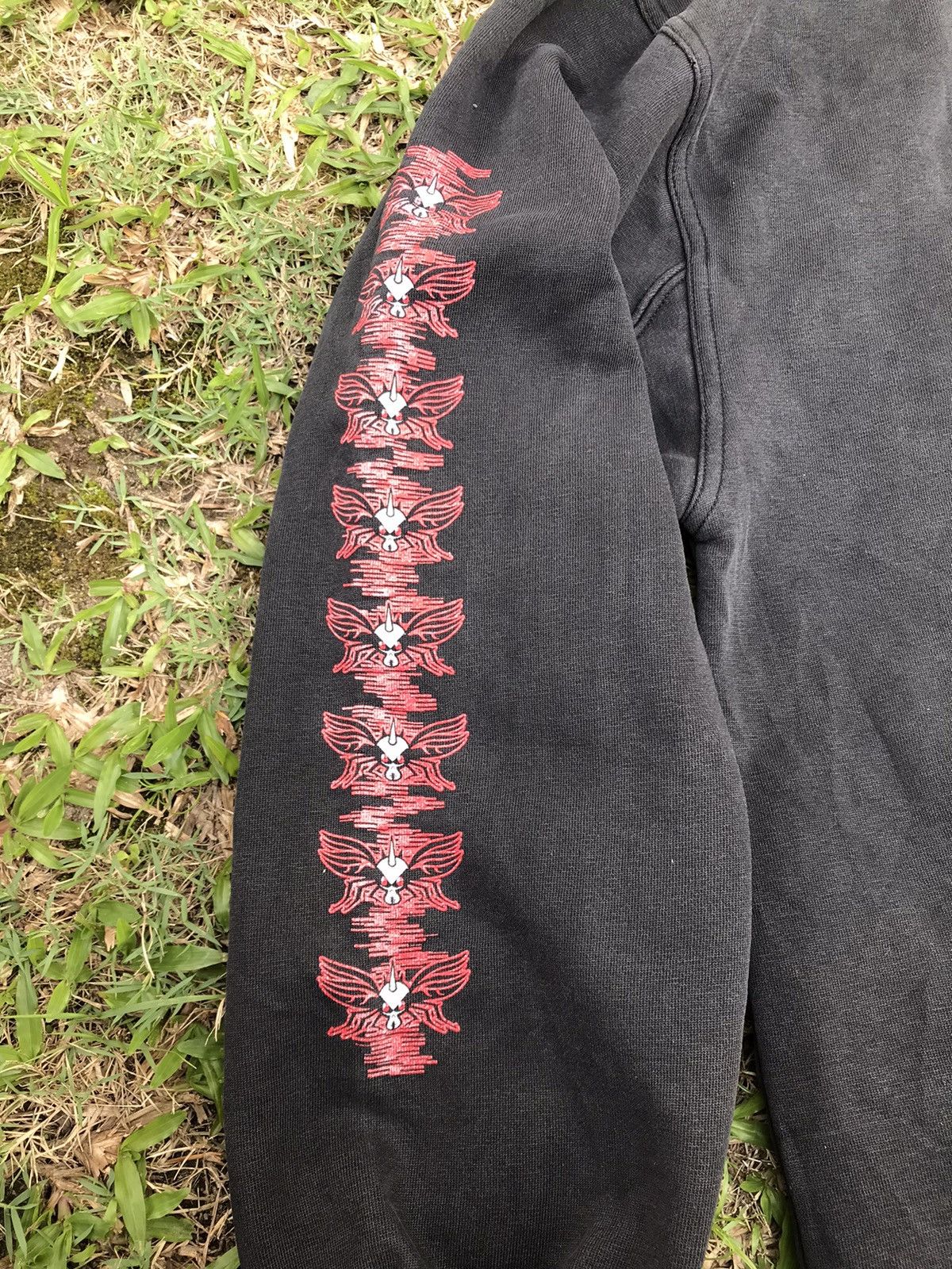 Other 90s black flys skateboard big logo hoodie….. Size US XL / EU 56 / 4 - 4 Thumbnail